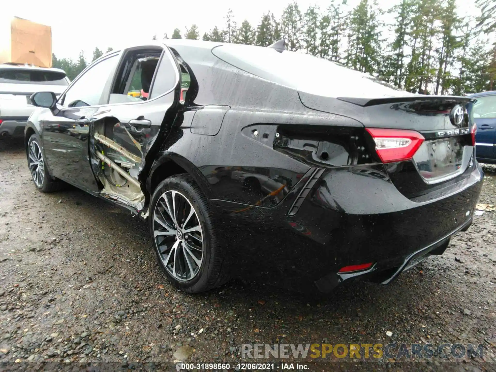 3 Photograph of a damaged car 4T1G11AK4LU905299 TOYOTA CAMRY 2020