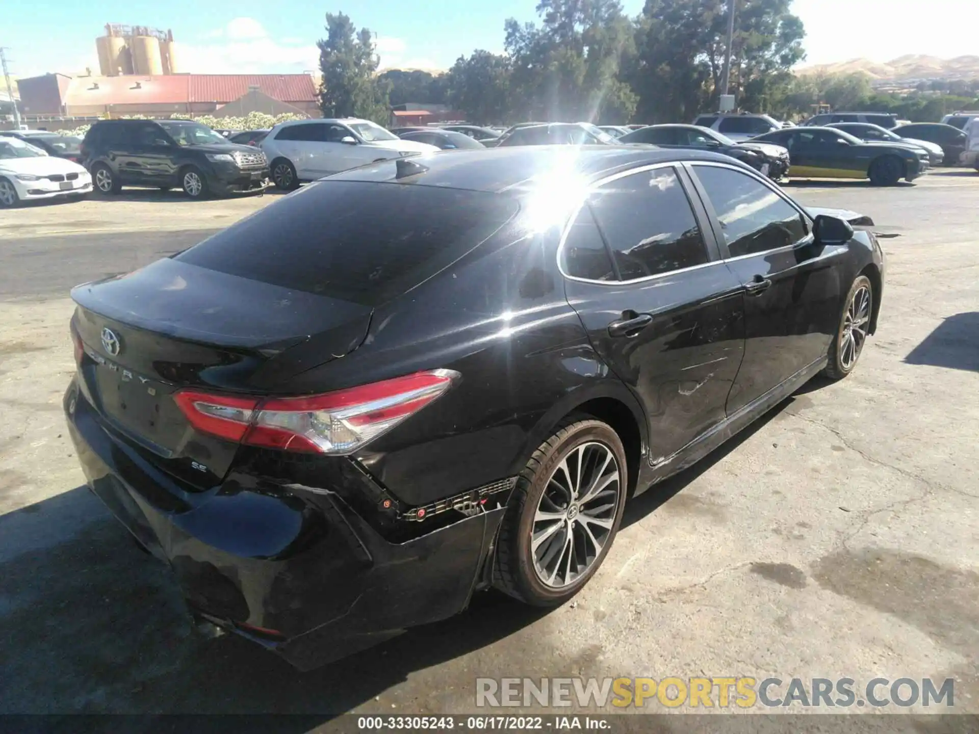 4 Photograph of a damaged car 4T1G11AK4LU908655 TOYOTA CAMRY 2020