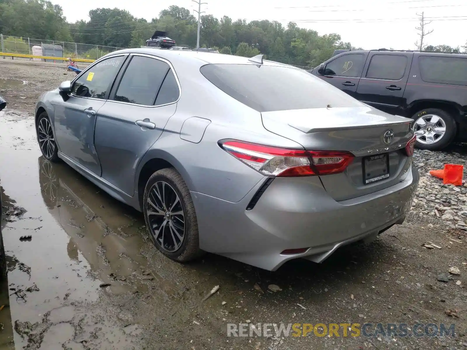 3 Photograph of a damaged car 4T1G11AK4LU915332 TOYOTA CAMRY 2020