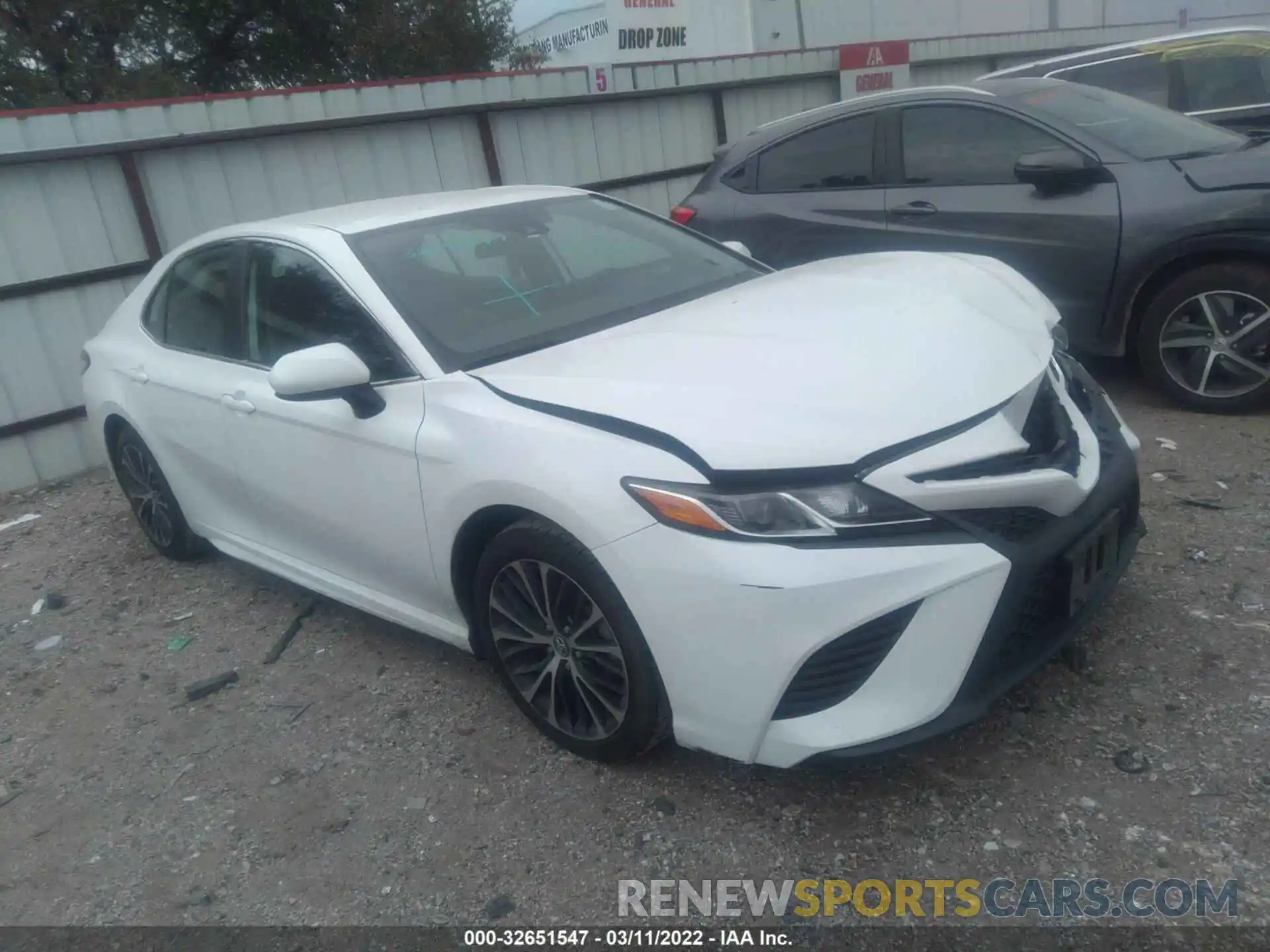 1 Photograph of a damaged car 4T1G11AK4LU917274 TOYOTA CAMRY 2020