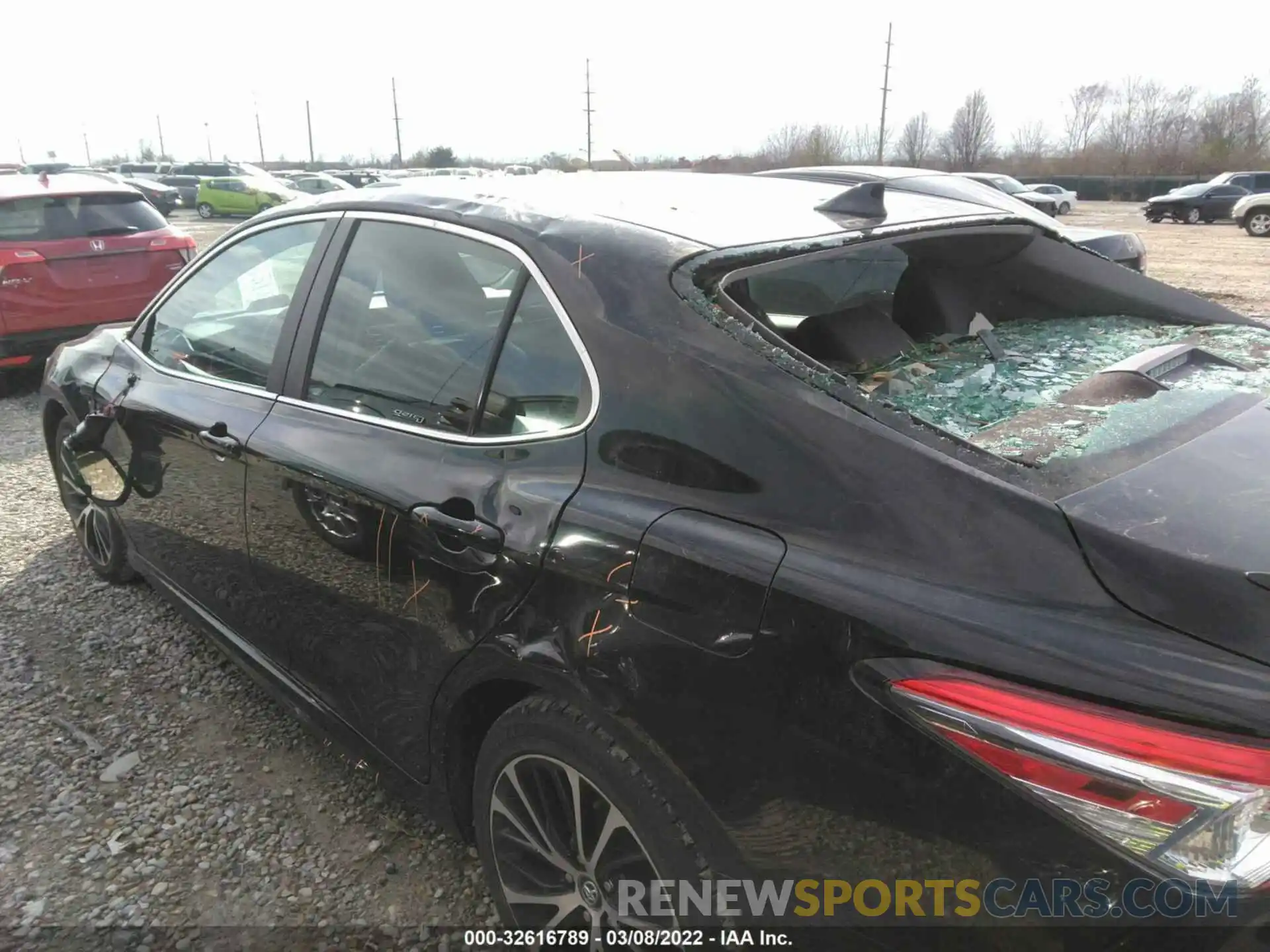 6 Photograph of a damaged car 4T1G11AK4LU923589 TOYOTA CAMRY 2020