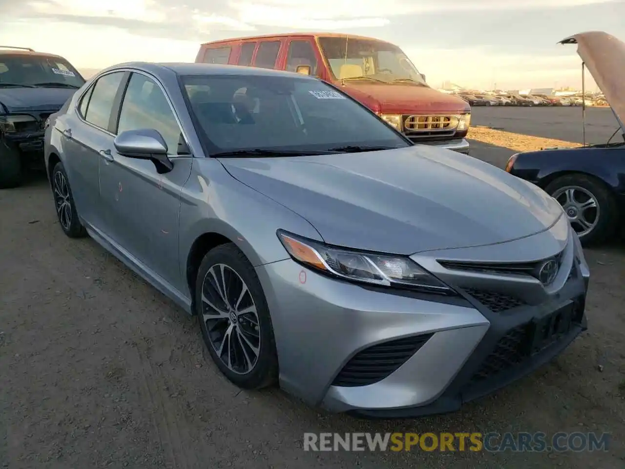 1 Photograph of a damaged car 4T1G11AK4LU923642 TOYOTA CAMRY 2020