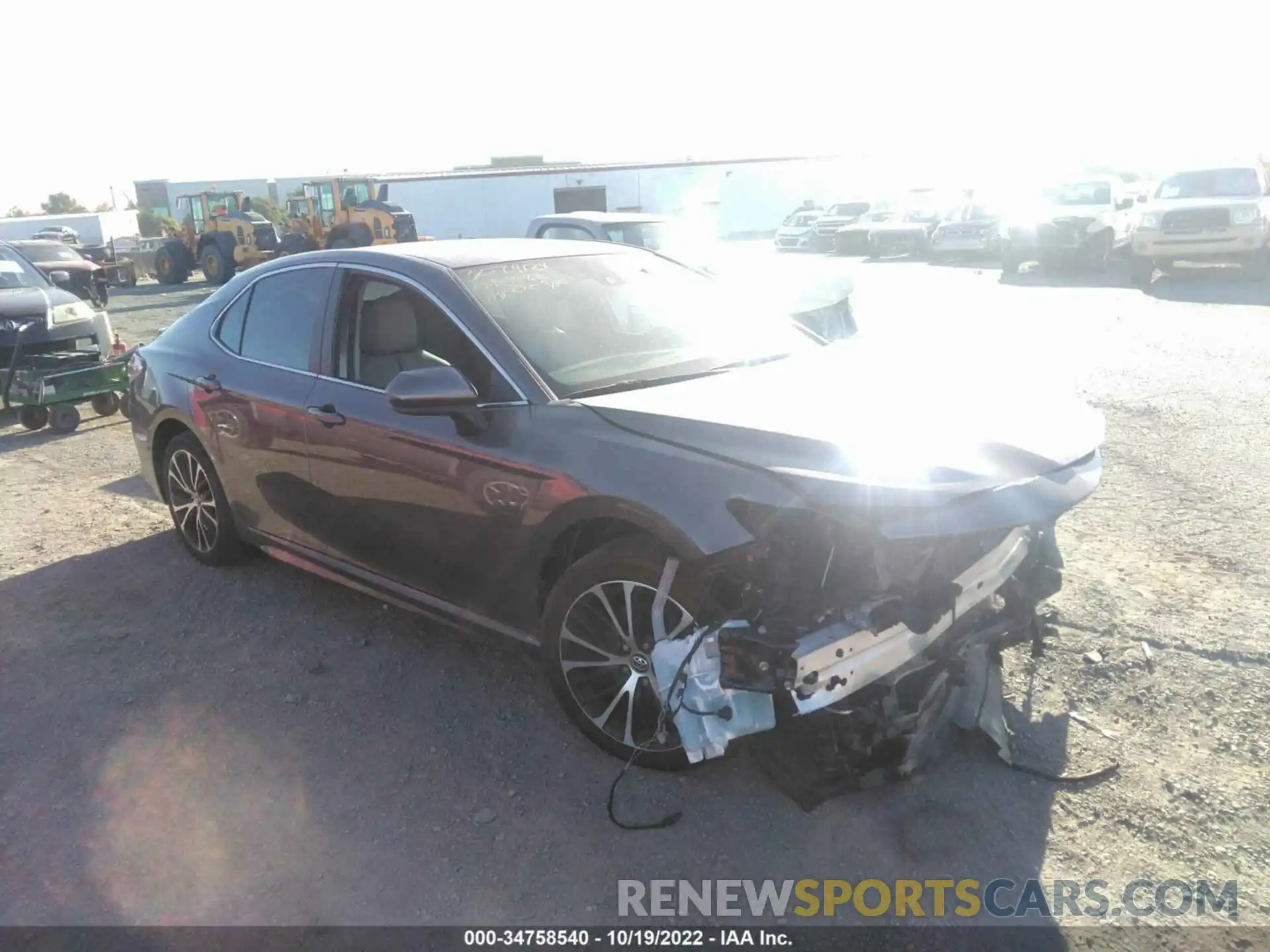 1 Photograph of a damaged car 4T1G11AK4LU924094 TOYOTA CAMRY 2020