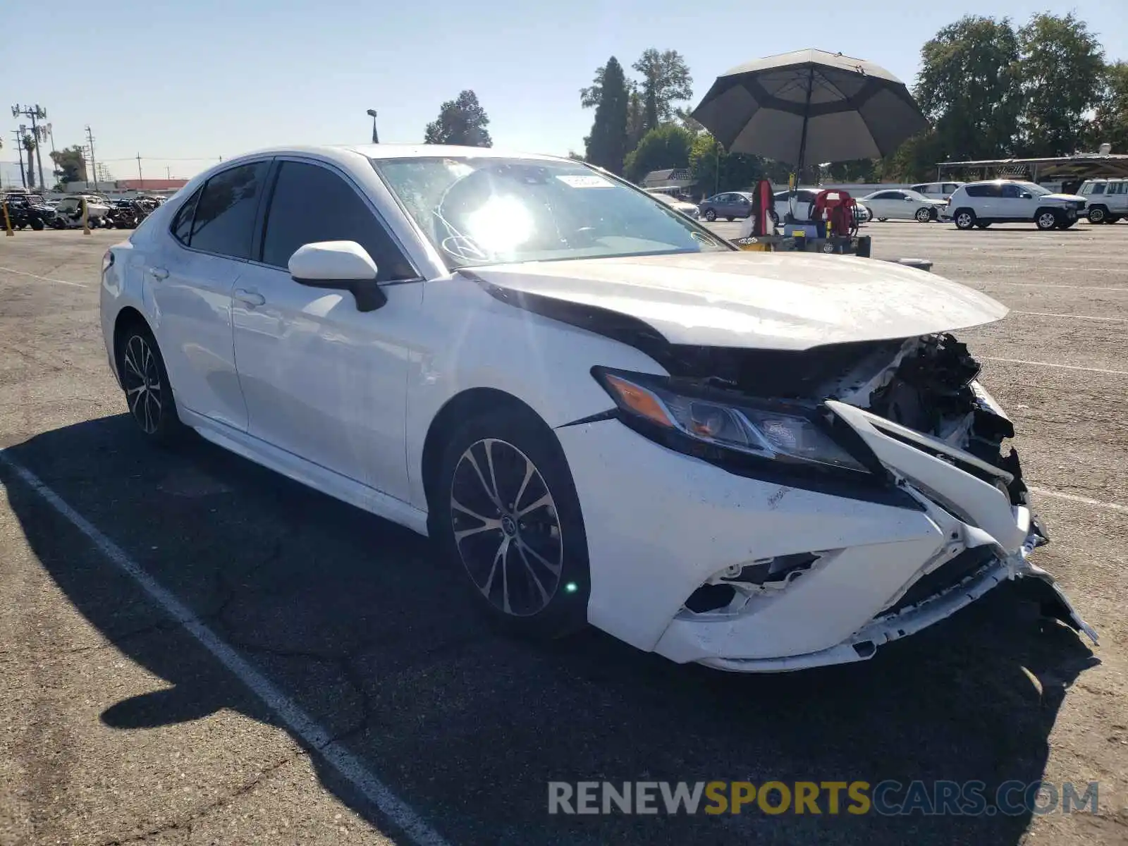 1 Photograph of a damaged car 4T1G11AK4LU924760 TOYOTA CAMRY 2020