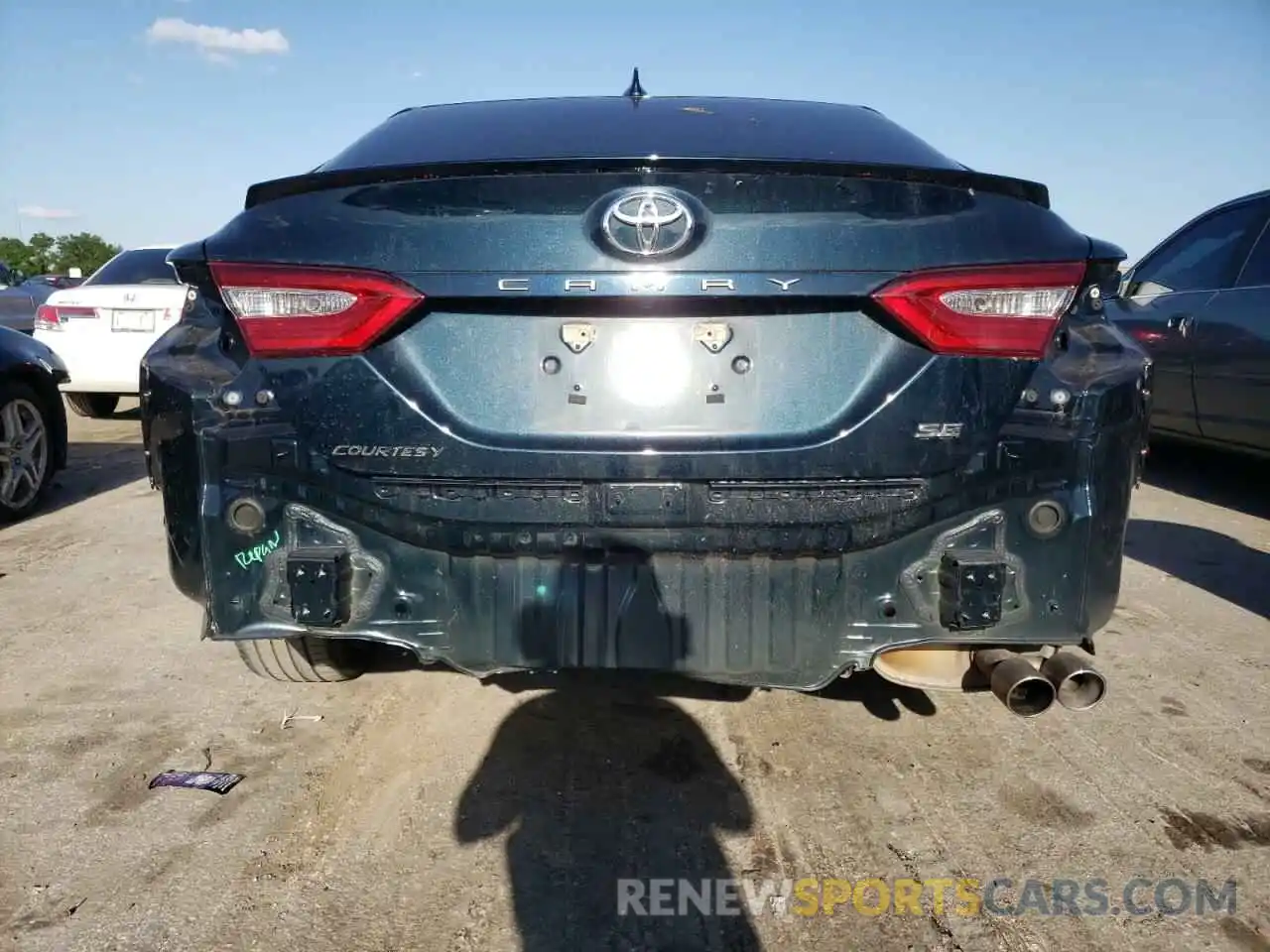 9 Photograph of a damaged car 4T1G11AK4LU926671 TOYOTA CAMRY 2020