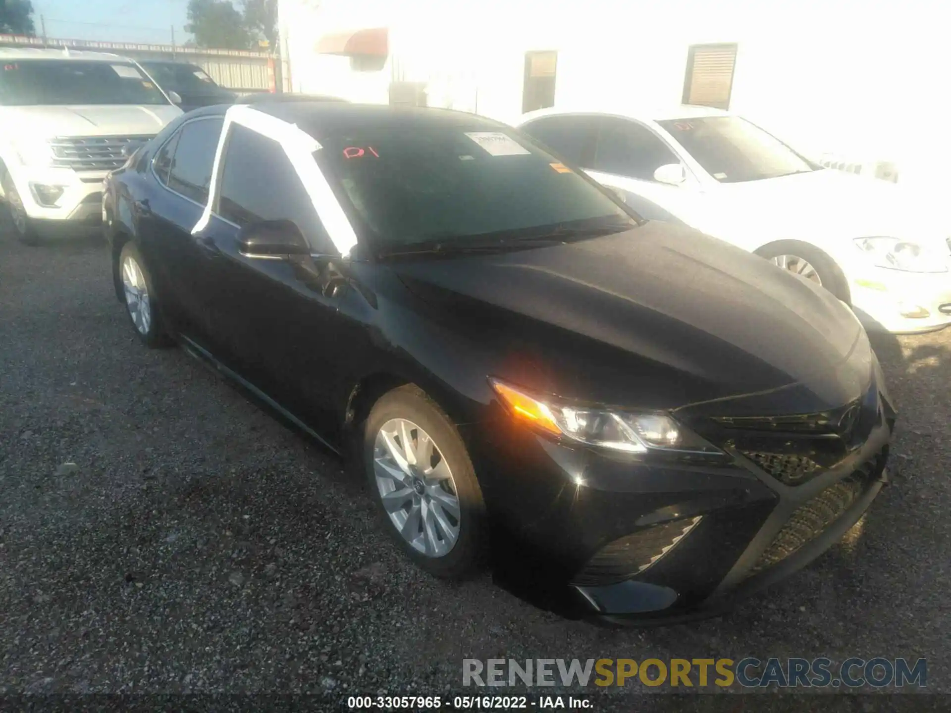 1 Photograph of a damaged car 4T1G11AK4LU927139 TOYOTA CAMRY 2020