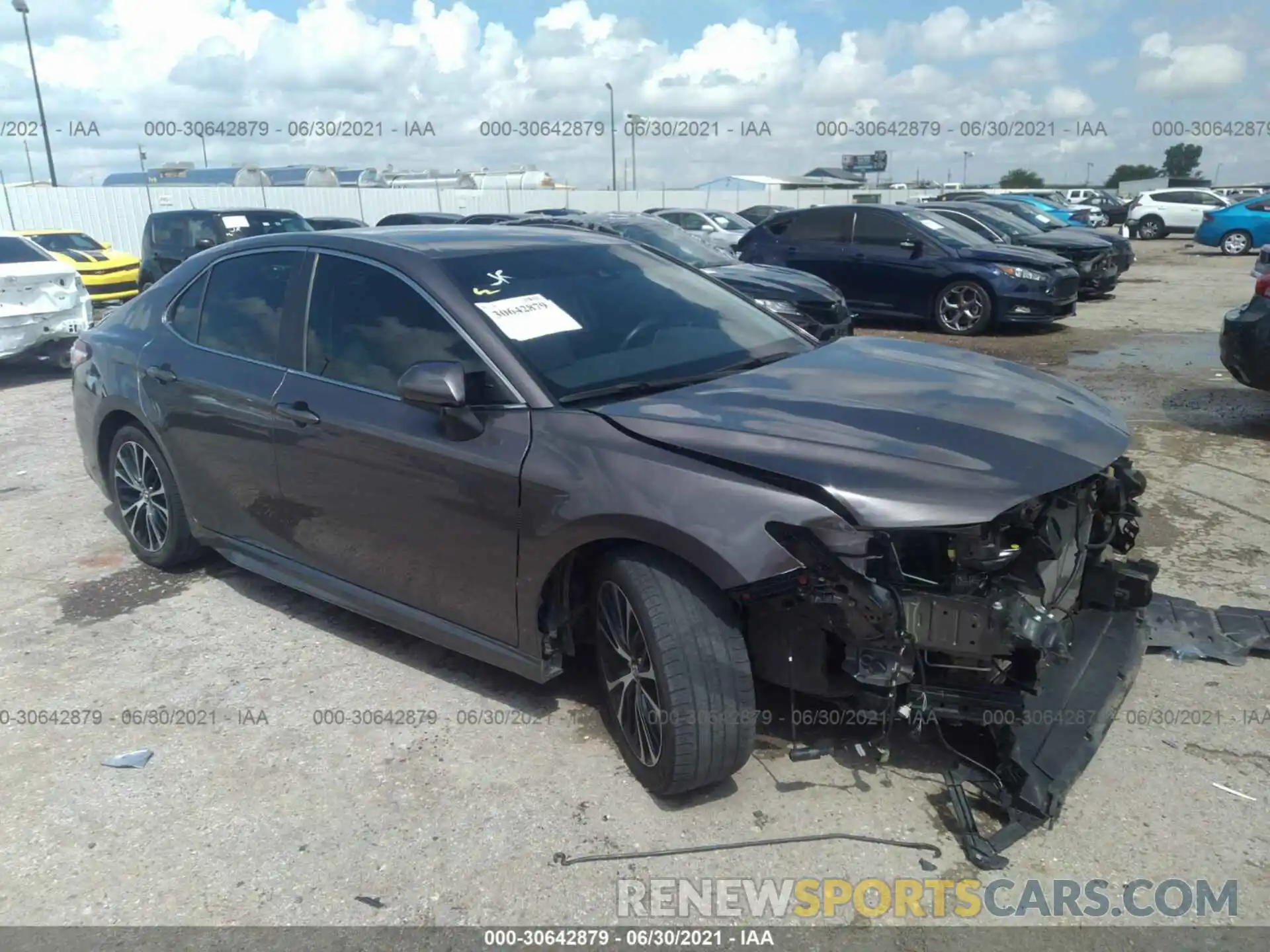 1 Photograph of a damaged car 4T1G11AK4LU928775 TOYOTA CAMRY 2020