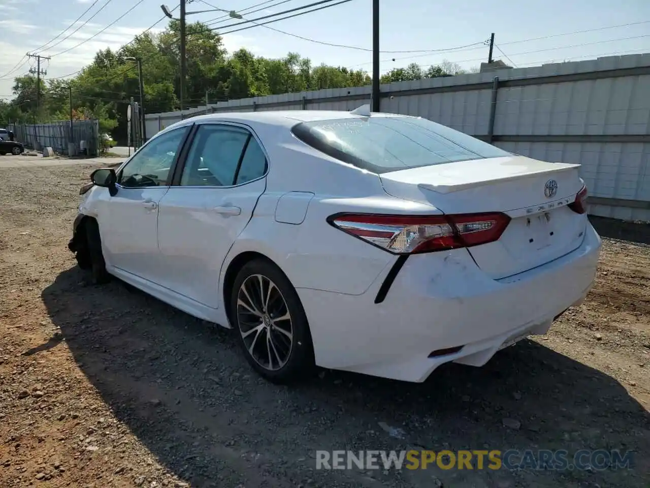 3 Photograph of a damaged car 4T1G11AK4LU930347 TOYOTA CAMRY 2020