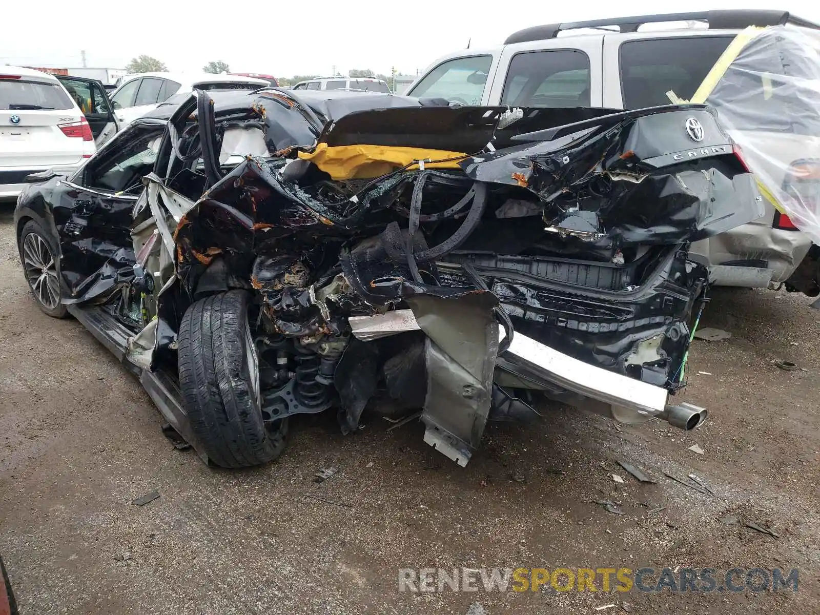 3 Photograph of a damaged car 4T1G11AK4LU931398 TOYOTA CAMRY 2020