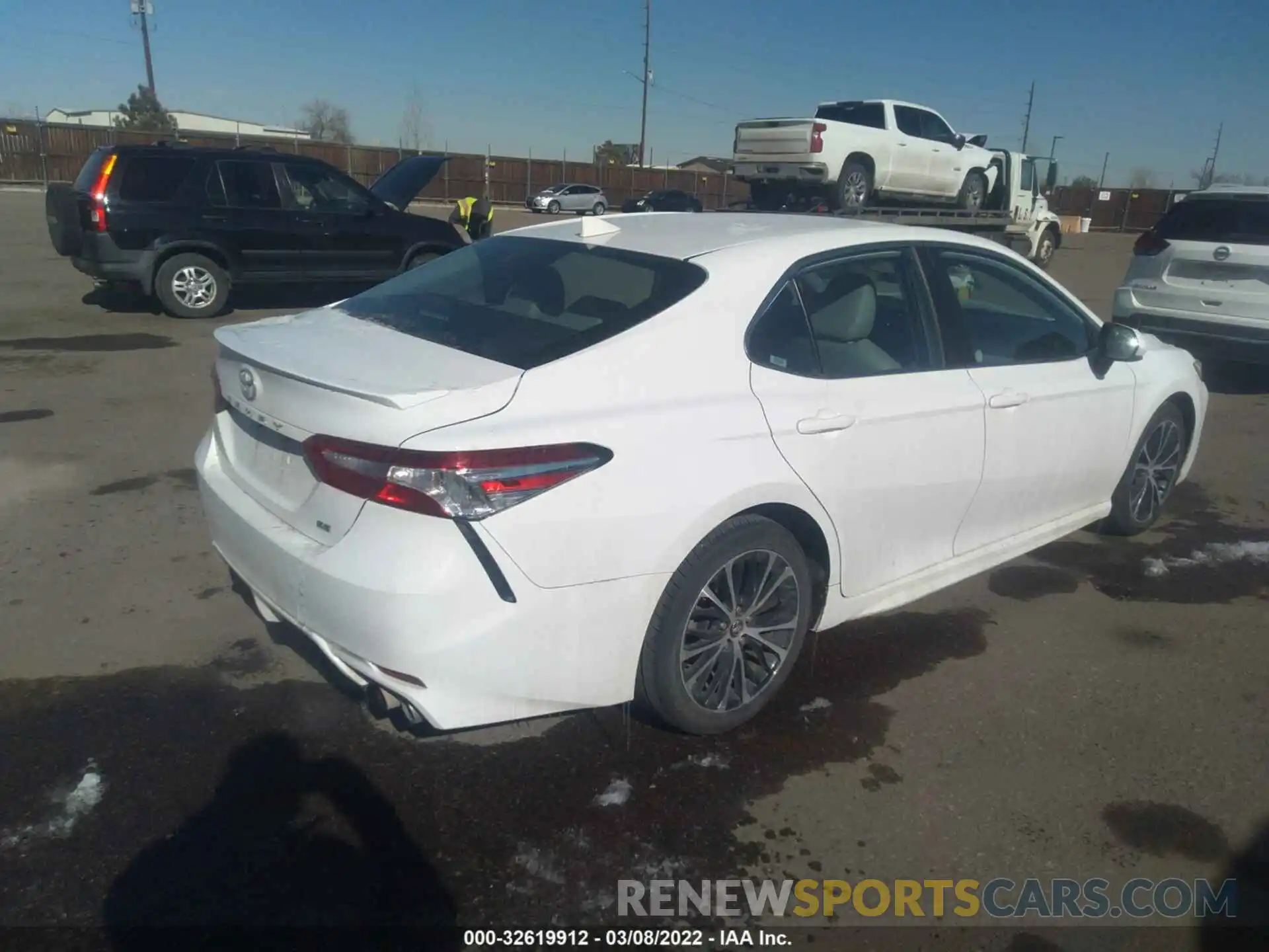 4 Photograph of a damaged car 4T1G11AK4LU932194 TOYOTA CAMRY 2020