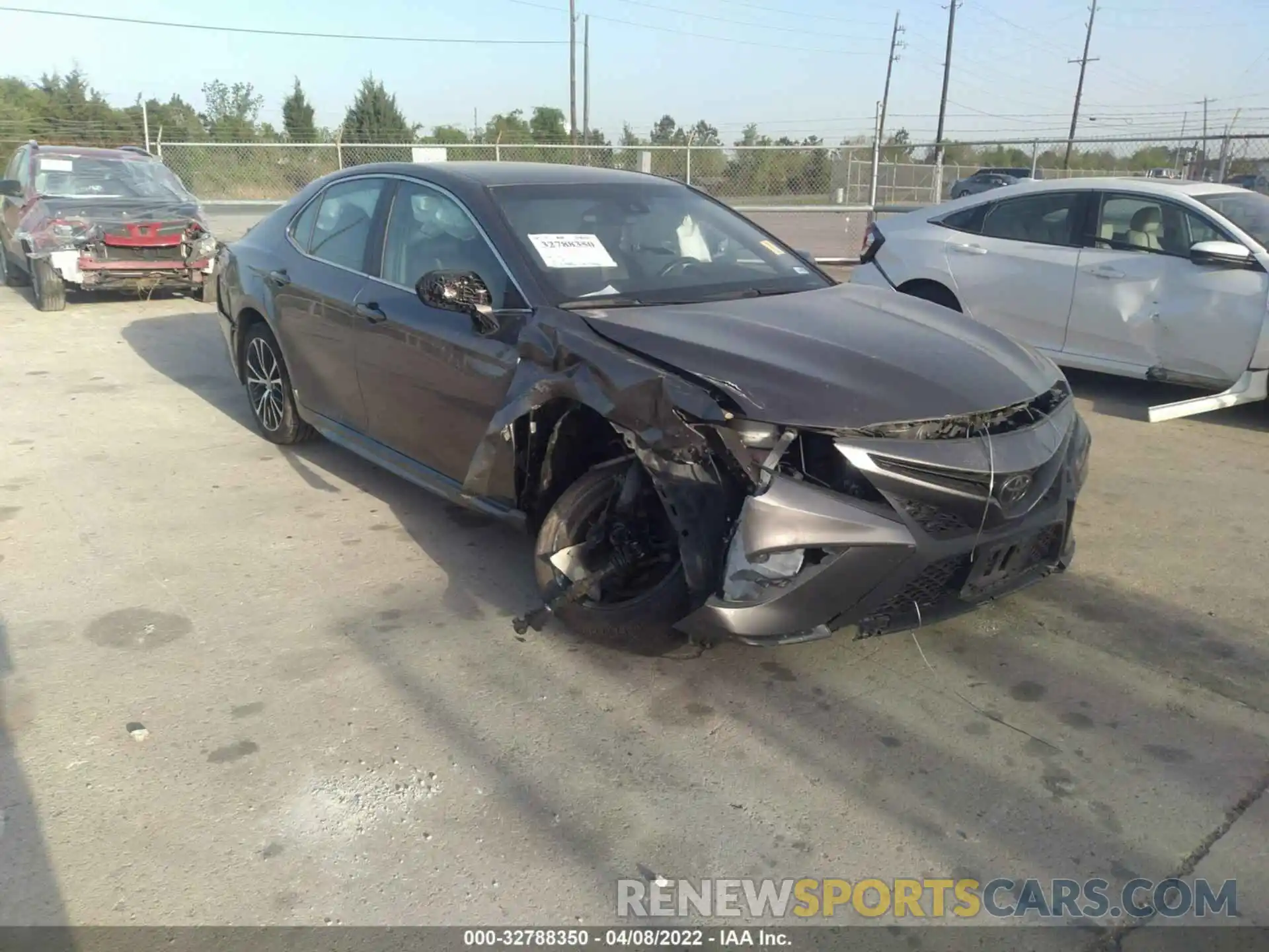 1 Photograph of a damaged car 4T1G11AK4LU933507 TOYOTA CAMRY 2020