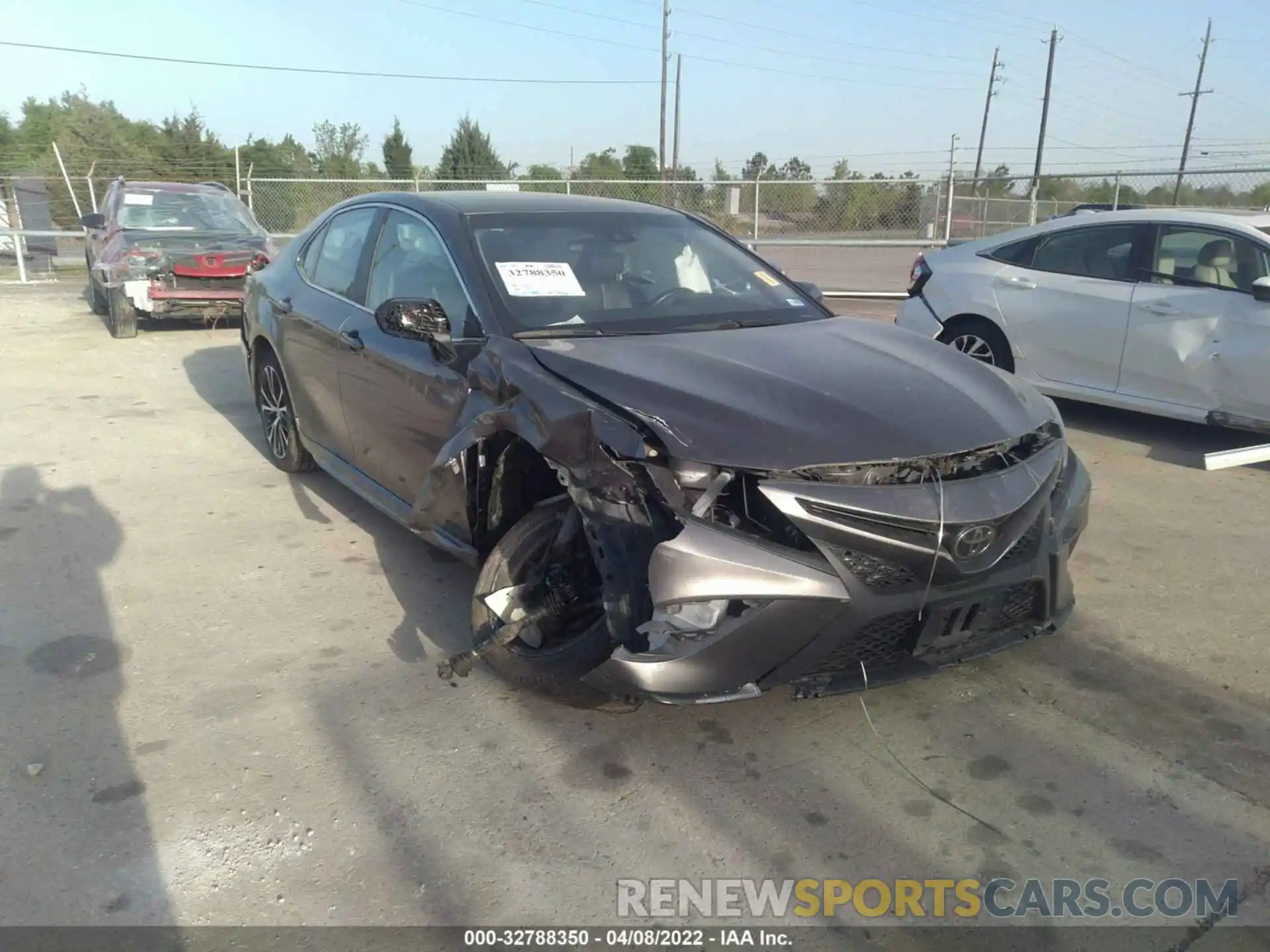 6 Photograph of a damaged car 4T1G11AK4LU933507 TOYOTA CAMRY 2020