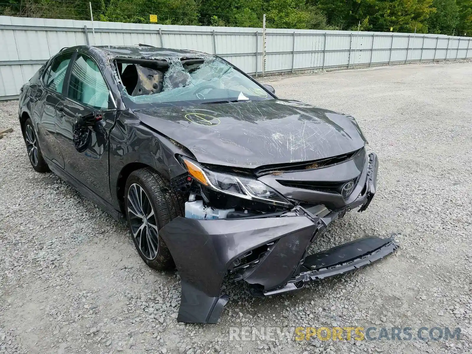 1 Photograph of a damaged car 4T1G11AK4LU934723 TOYOTA CAMRY 2020