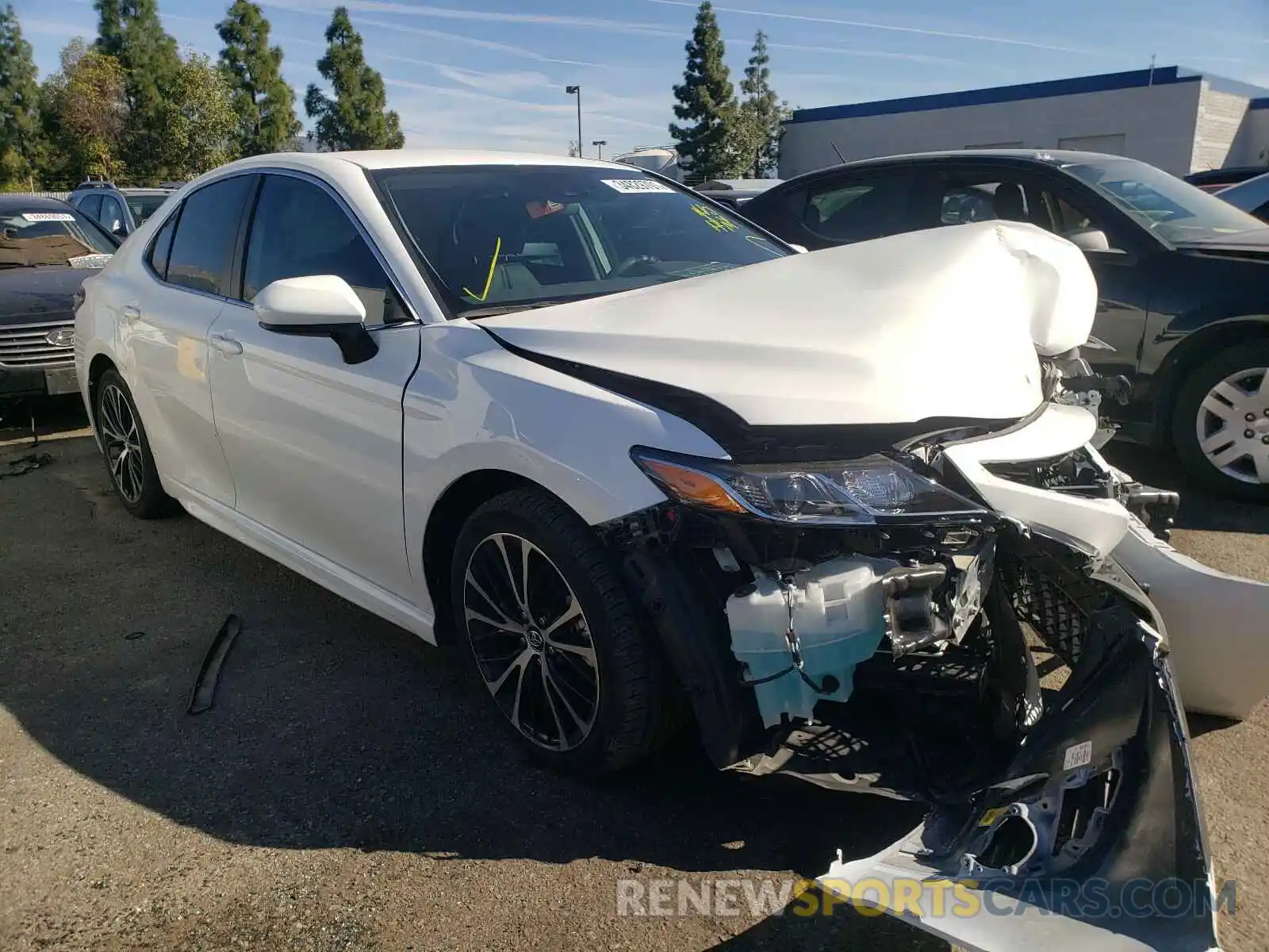 1 Photograph of a damaged car 4T1G11AK4LU939355 TOYOTA CAMRY 2020