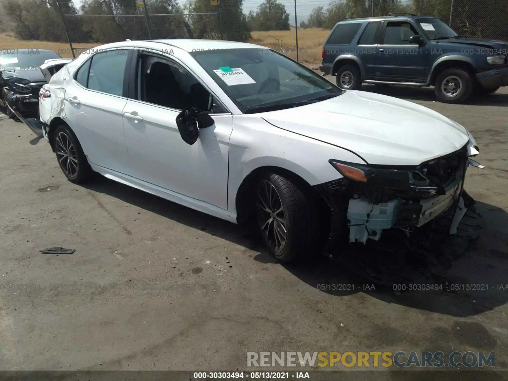 1 Photograph of a damaged car 4T1G11AK4LU940702 TOYOTA CAMRY 2020