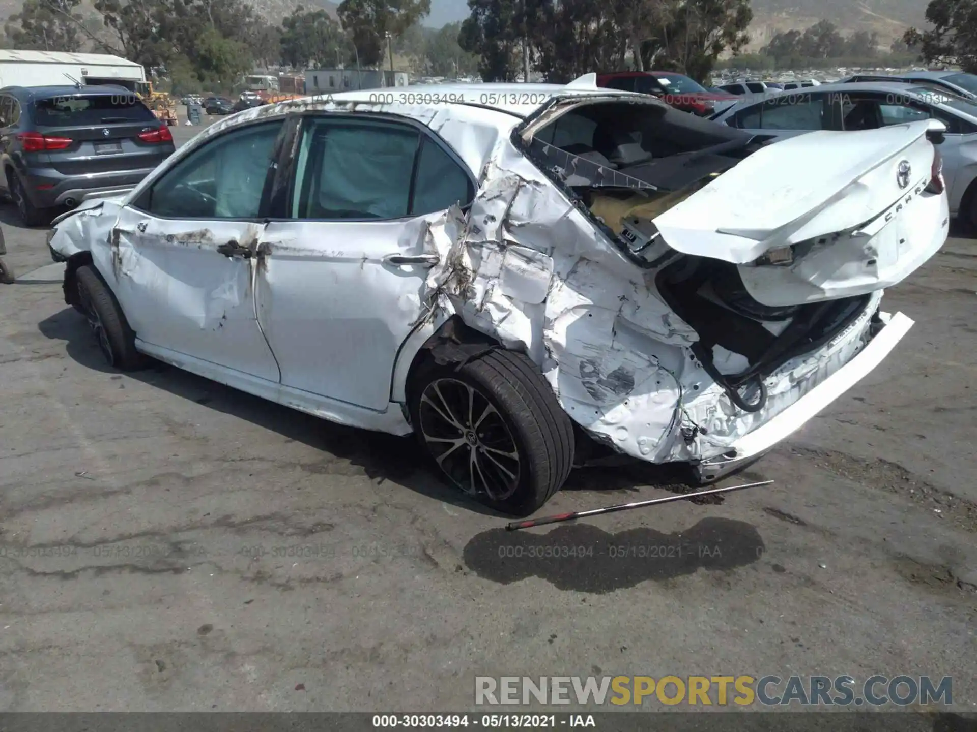 3 Photograph of a damaged car 4T1G11AK4LU940702 TOYOTA CAMRY 2020