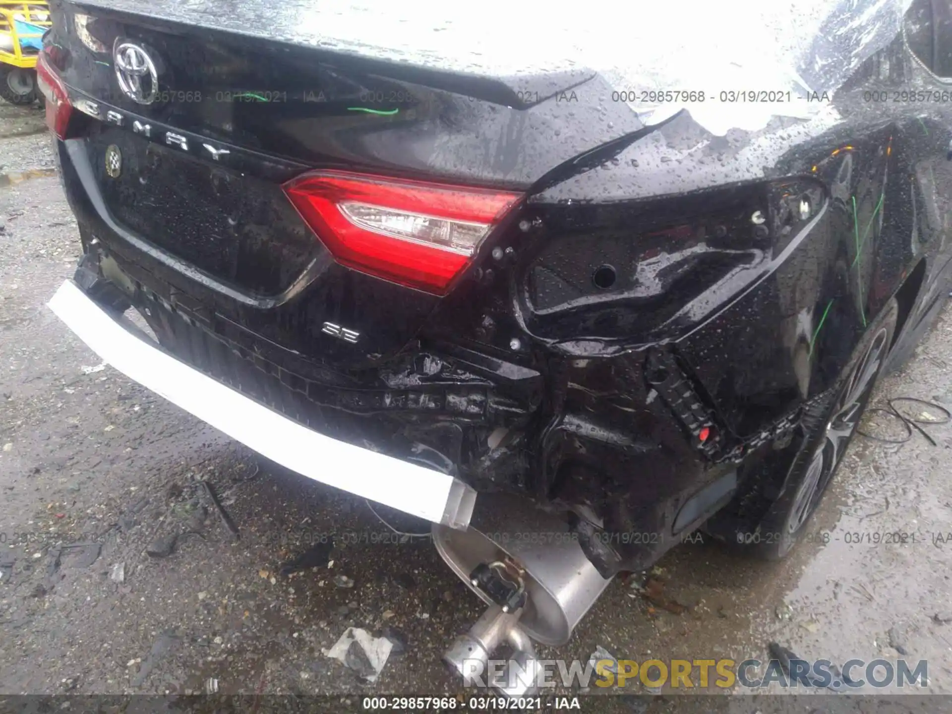 6 Photograph of a damaged car 4T1G11AK4LU941252 TOYOTA CAMRY 2020