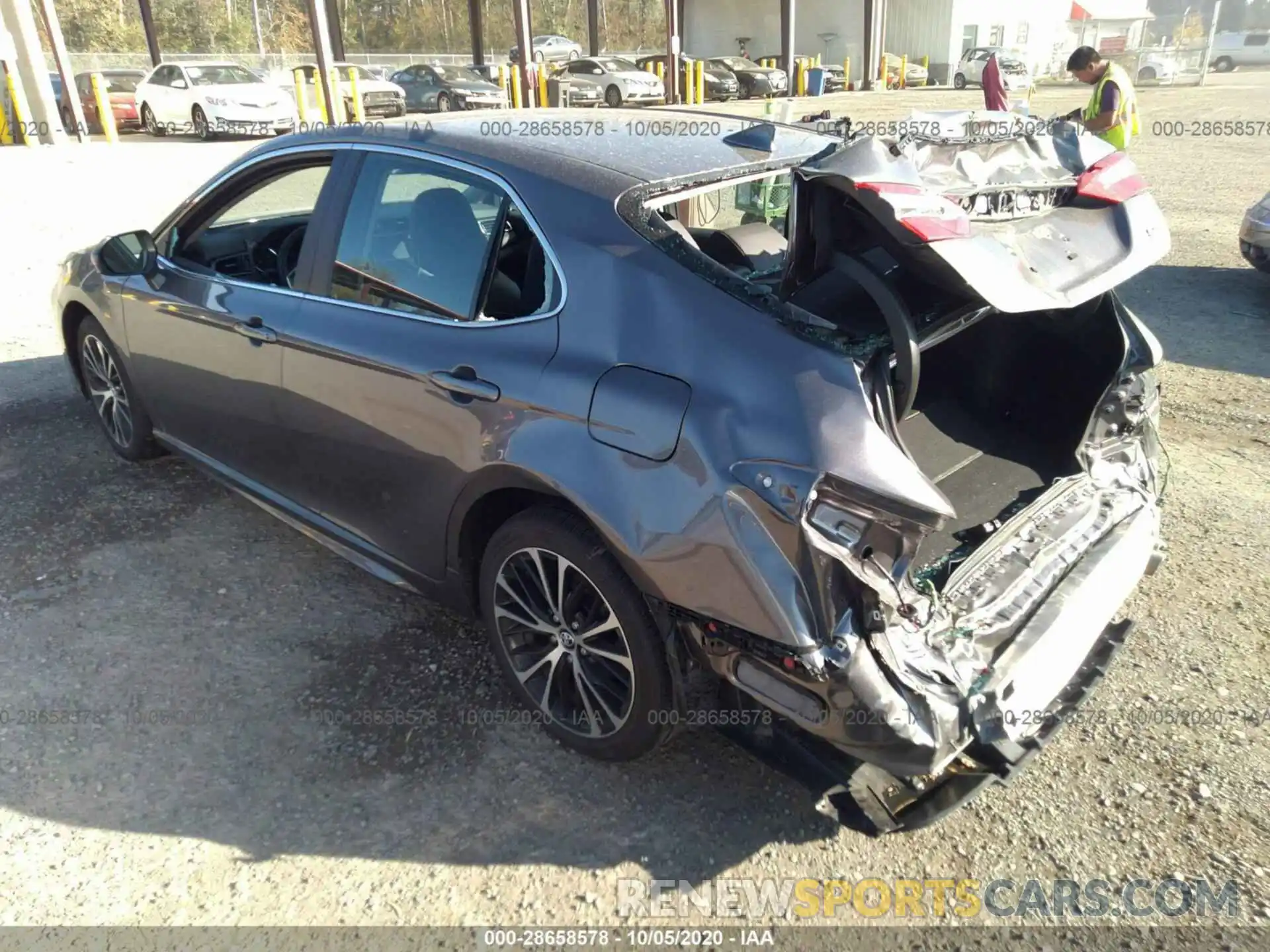 3 Фотография поврежденного автомобиля 4T1G11AK4LU943065 TOYOTA CAMRY 2020