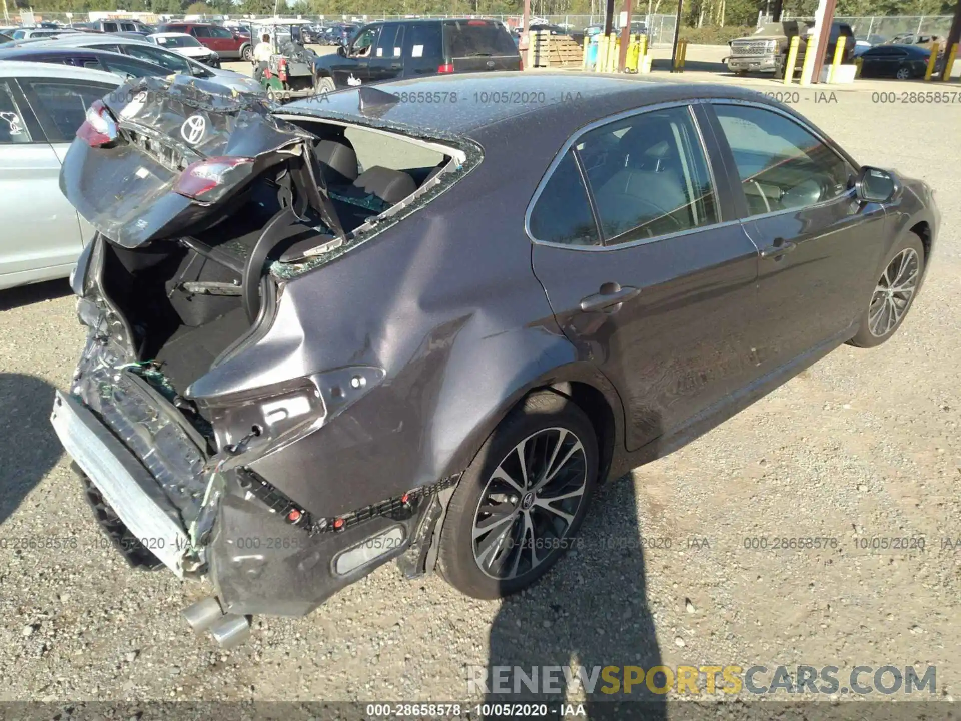 4 Фотография поврежденного автомобиля 4T1G11AK4LU943065 TOYOTA CAMRY 2020