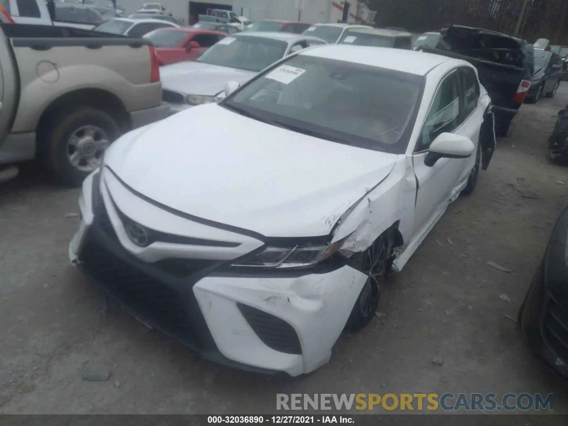 2 Photograph of a damaged car 4T1G11AK4LU943843 TOYOTA CAMRY 2020