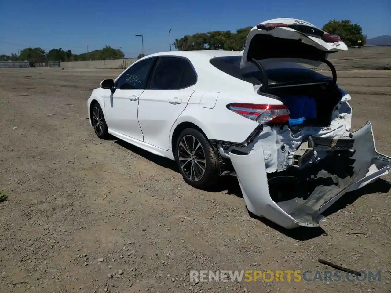 3 Photograph of a damaged car 4T1G11AK4LU945821 TOYOTA CAMRY 2020