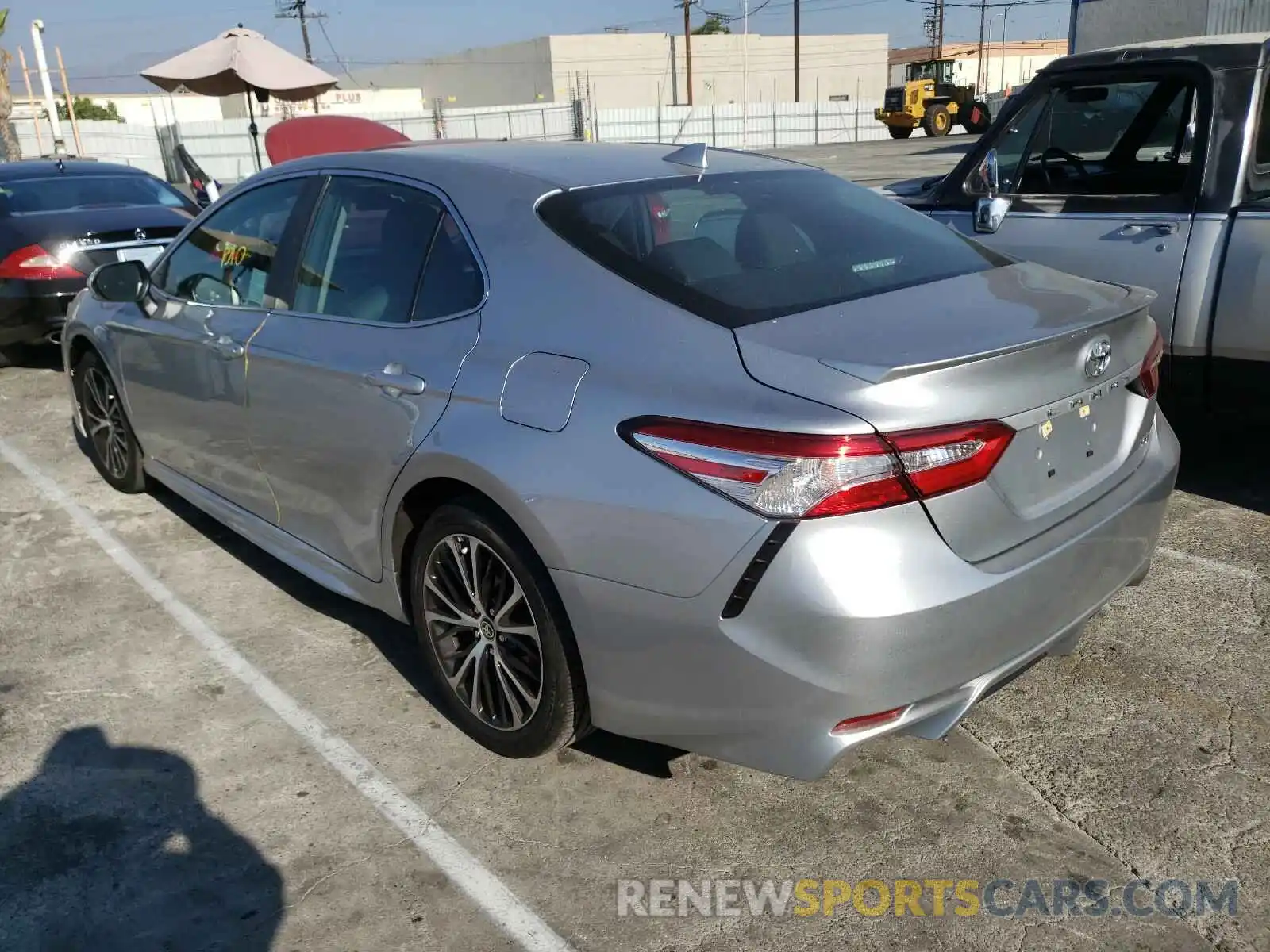 3 Photograph of a damaged car 4T1G11AK4LU949044 TOYOTA CAMRY 2020