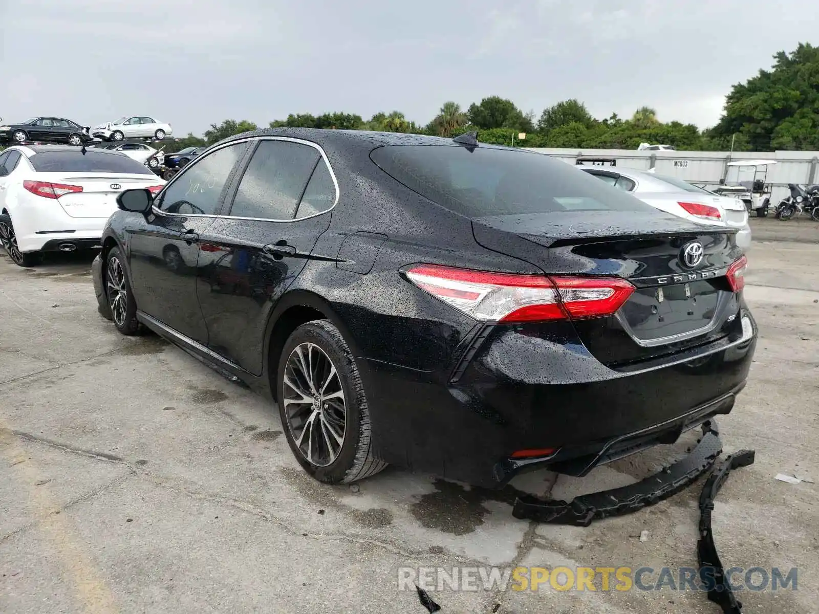 3 Photograph of a damaged car 4T1G11AK4LU949576 TOYOTA CAMRY 2020