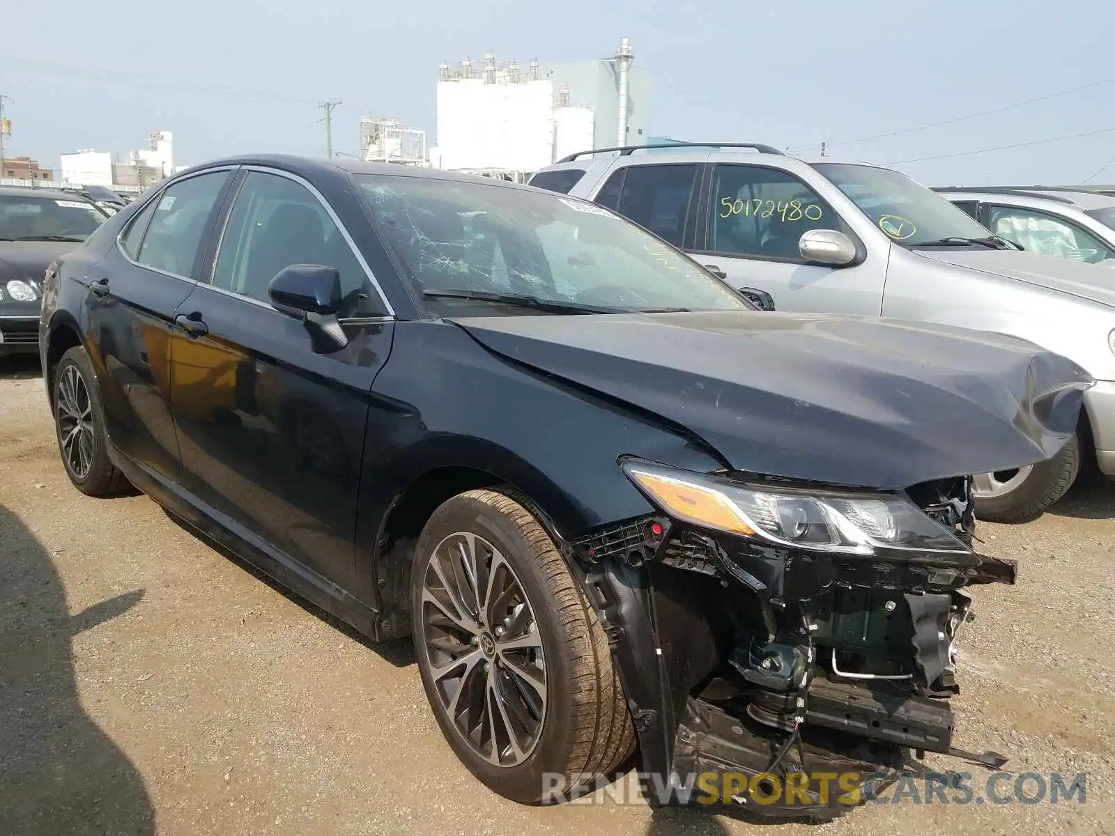 1 Photograph of a damaged car 4T1G11AK4LU951036 TOYOTA CAMRY 2020