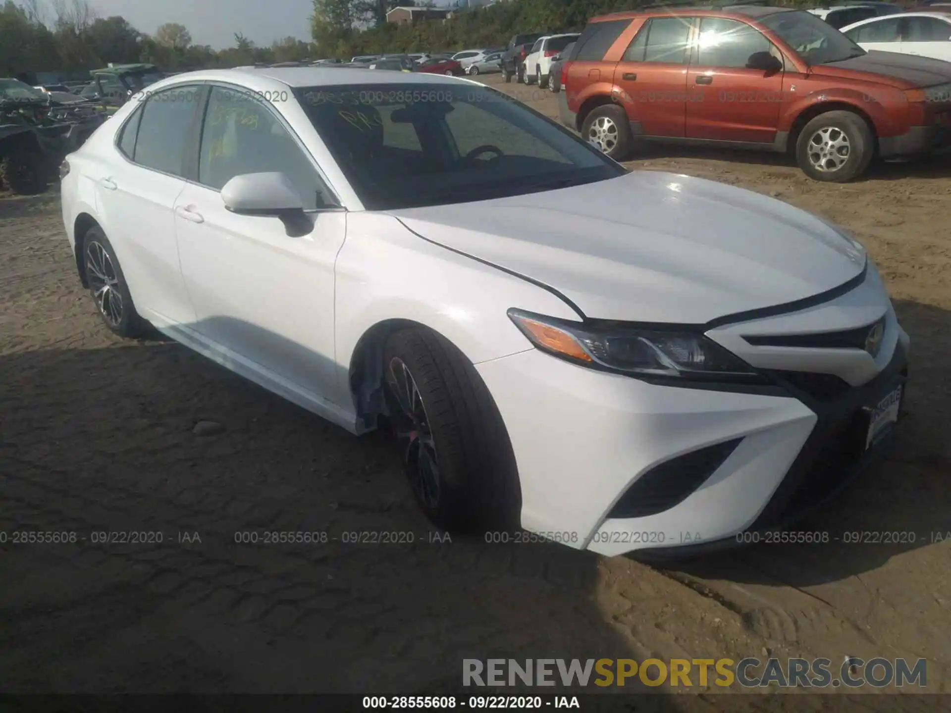 1 Photograph of a damaged car 4T1G11AK4LU961016 TOYOTA CAMRY 2020