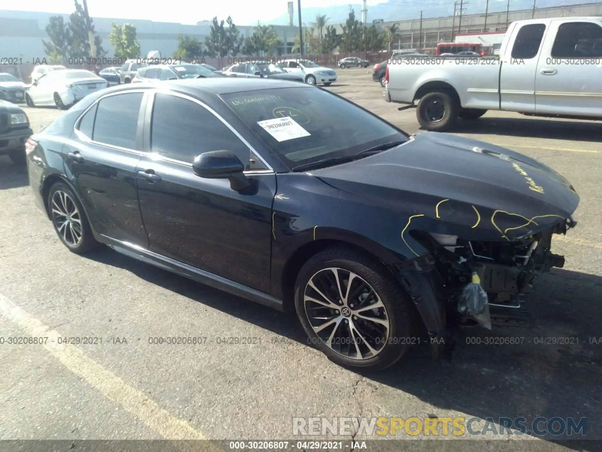 1 Photograph of a damaged car 4T1G11AK4LU961338 TOYOTA CAMRY 2020