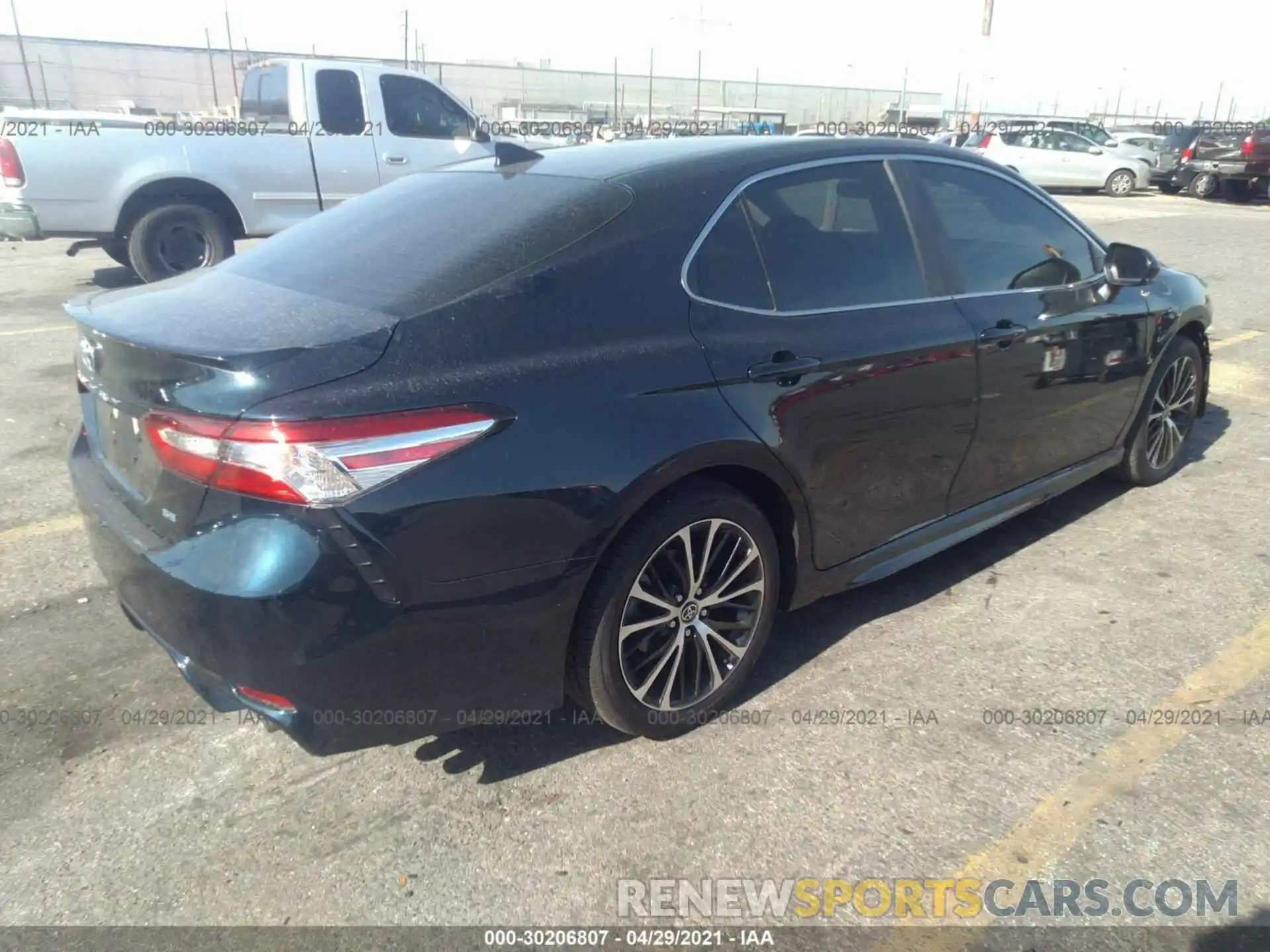 4 Photograph of a damaged car 4T1G11AK4LU961338 TOYOTA CAMRY 2020