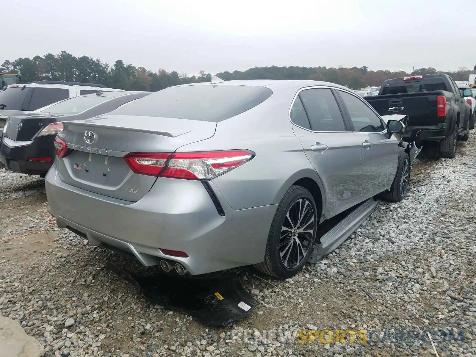 4 Photograph of a damaged car 4T1G11AK4LU962568 TOYOTA CAMRY 2020