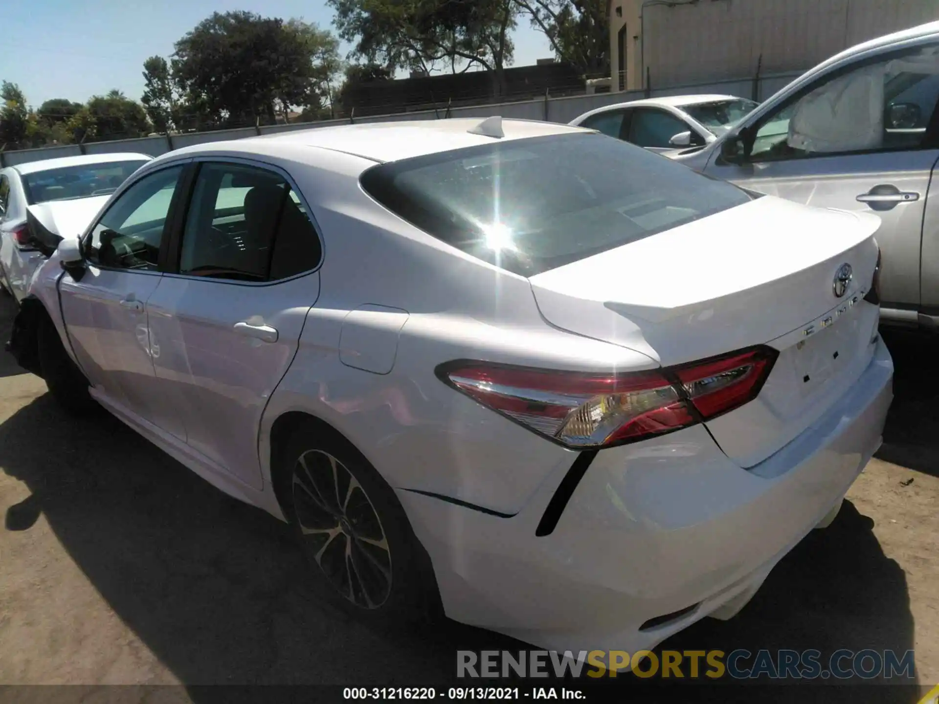 3 Photograph of a damaged car 4T1G11AK4LU970640 TOYOTA CAMRY 2020