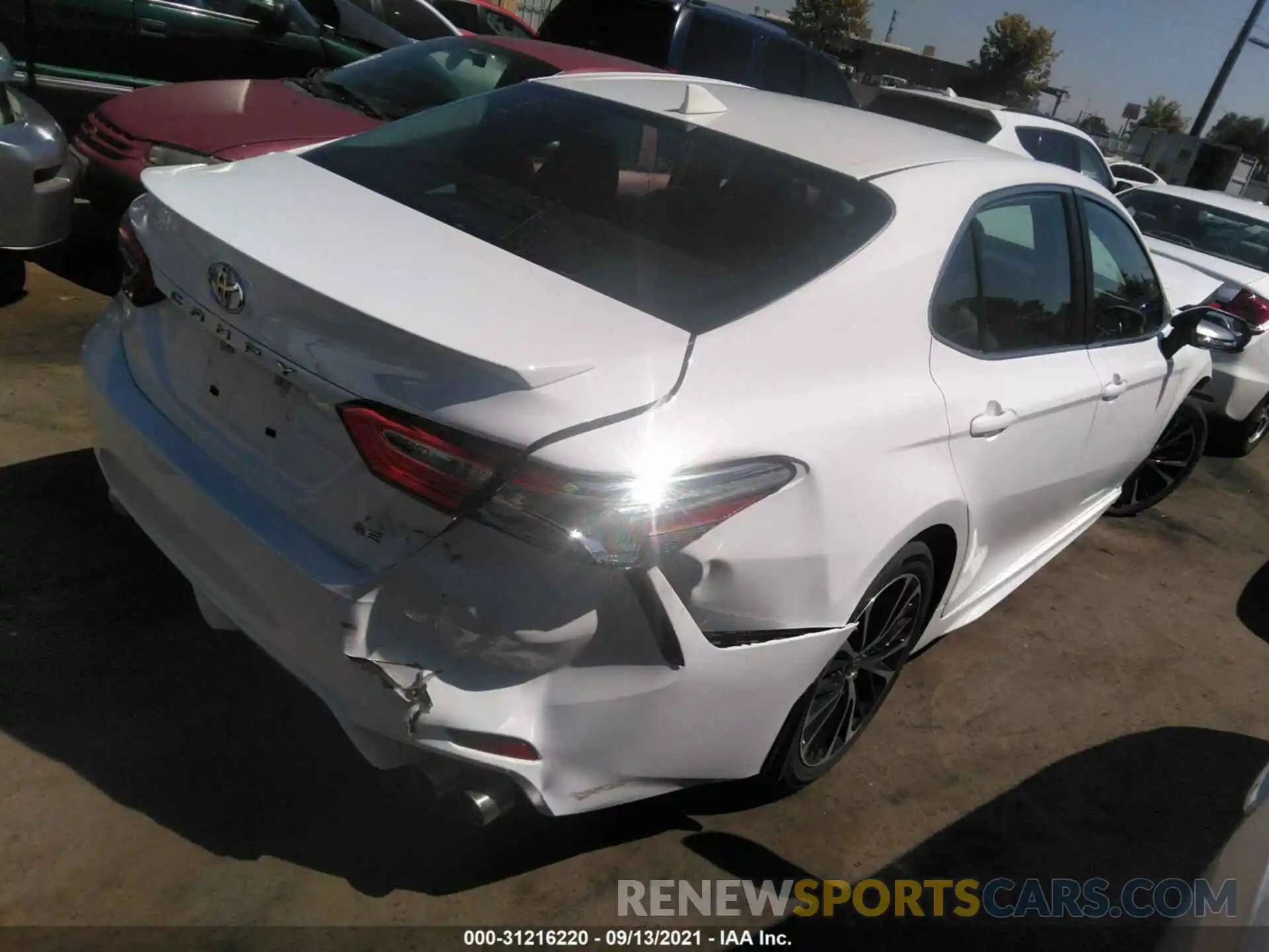 4 Photograph of a damaged car 4T1G11AK4LU970640 TOYOTA CAMRY 2020