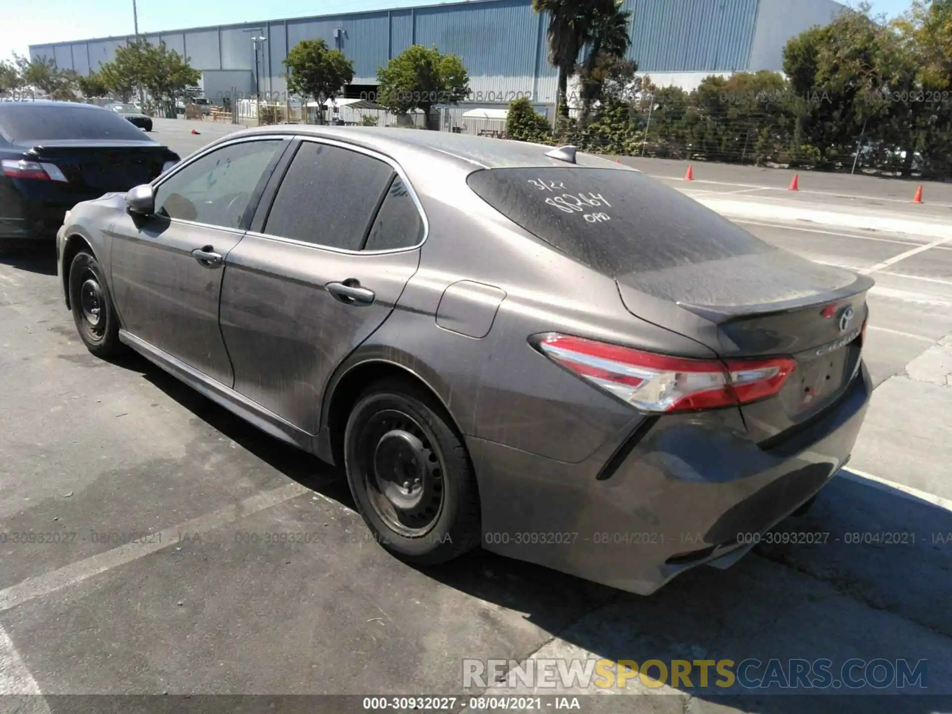 3 Photograph of a damaged car 4T1G11AK4LU973103 TOYOTA CAMRY 2020