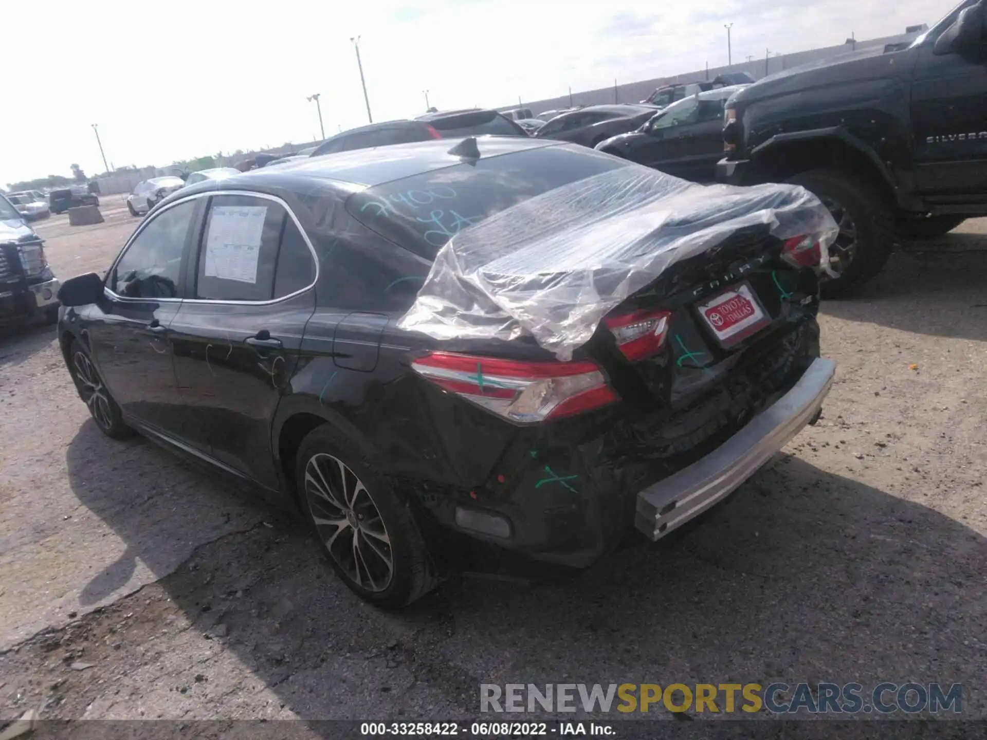 3 Photograph of a damaged car 4T1G11AK4LU974381 TOYOTA CAMRY 2020