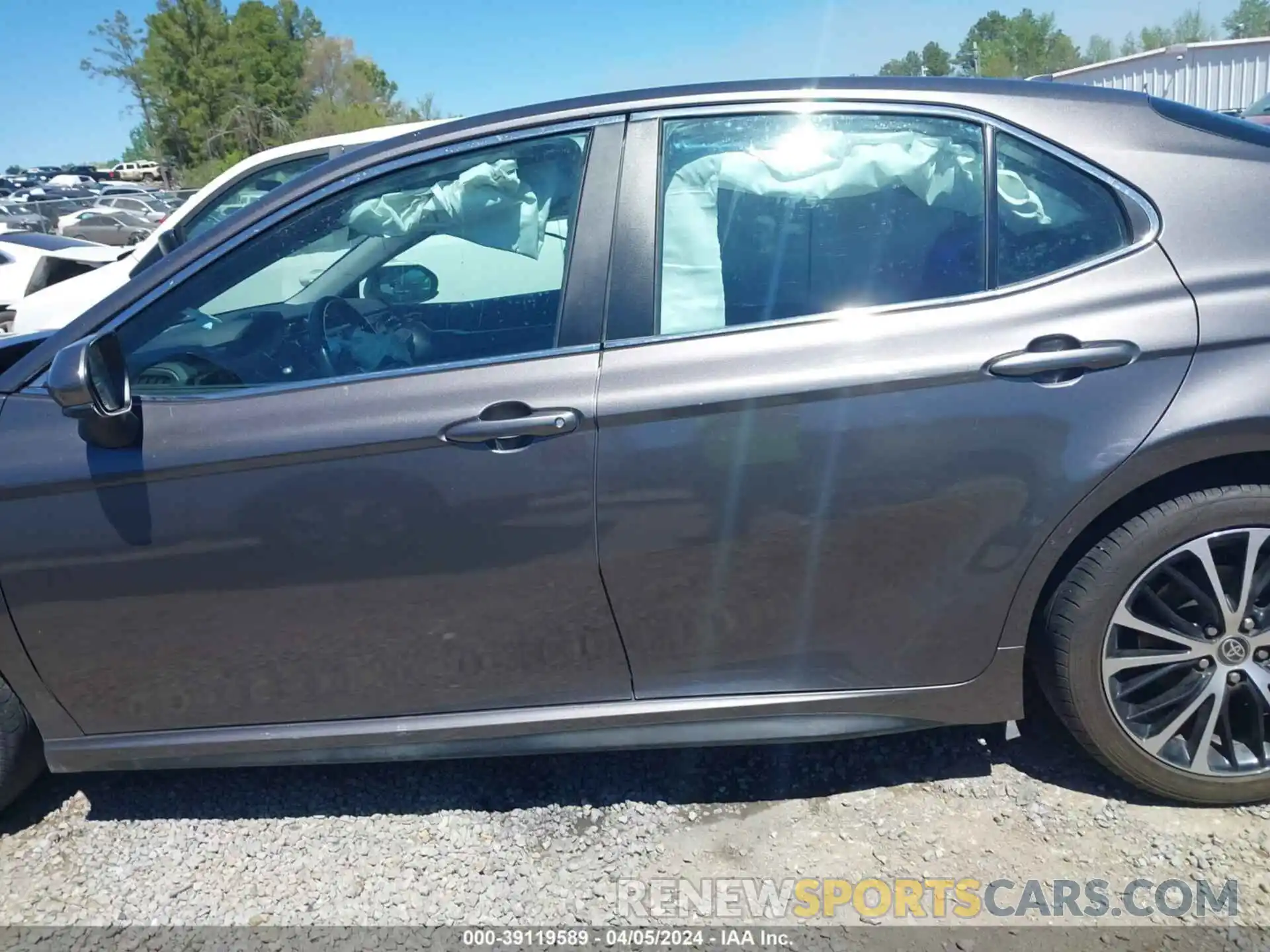 14 Photograph of a damaged car 4T1G11AK4LU974445 TOYOTA CAMRY 2020