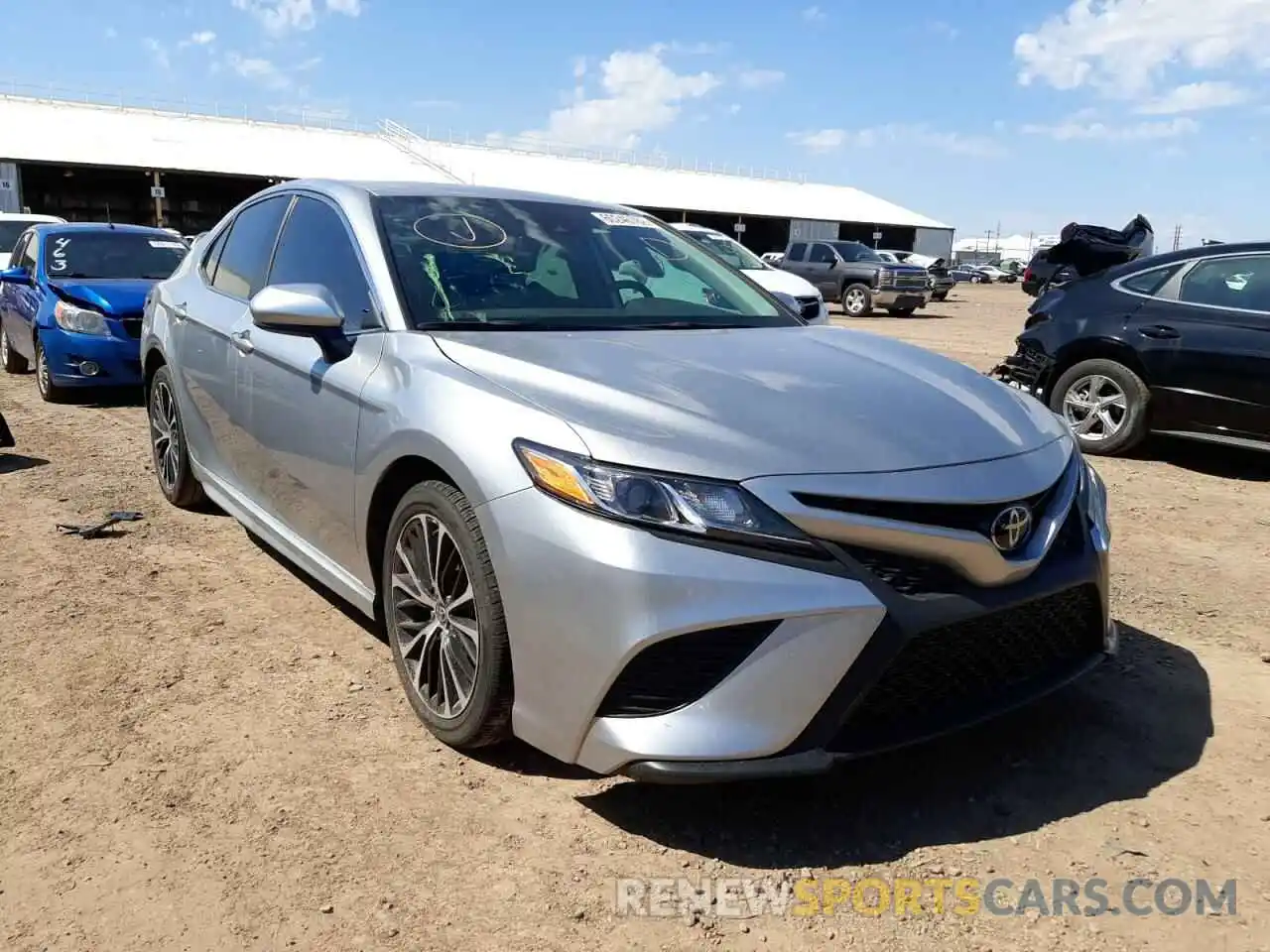 1 Photograph of a damaged car 4T1G11AK4LU975434 TOYOTA CAMRY 2020