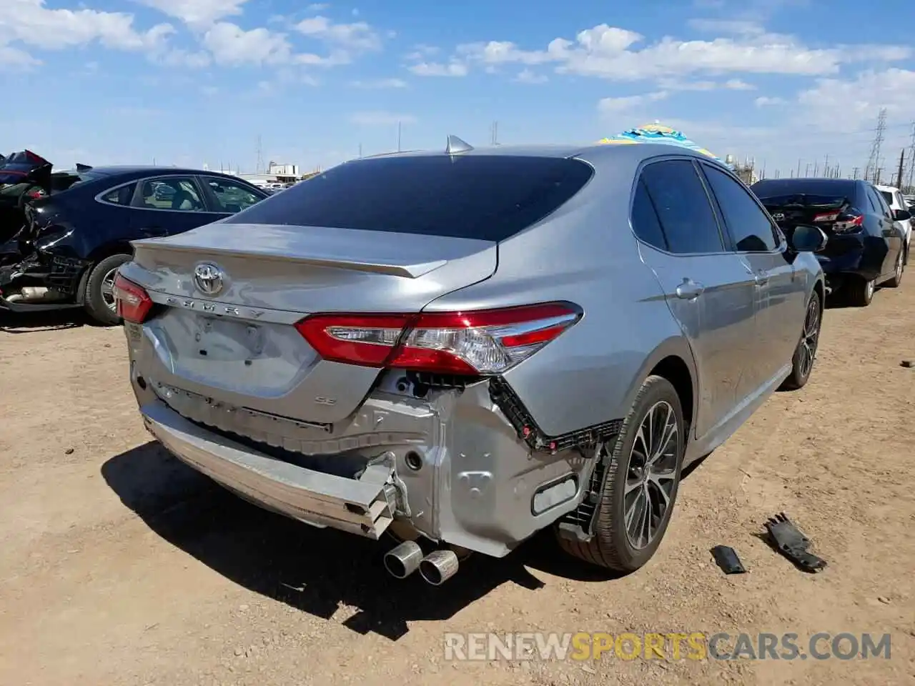 4 Photograph of a damaged car 4T1G11AK4LU975434 TOYOTA CAMRY 2020