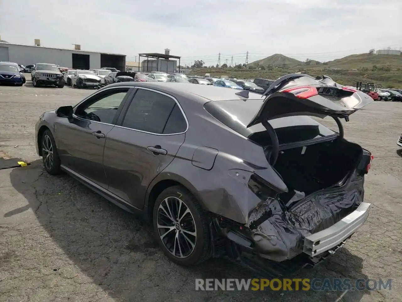 3 Photograph of a damaged car 4T1G11AK4LU980374 TOYOTA CAMRY 2020