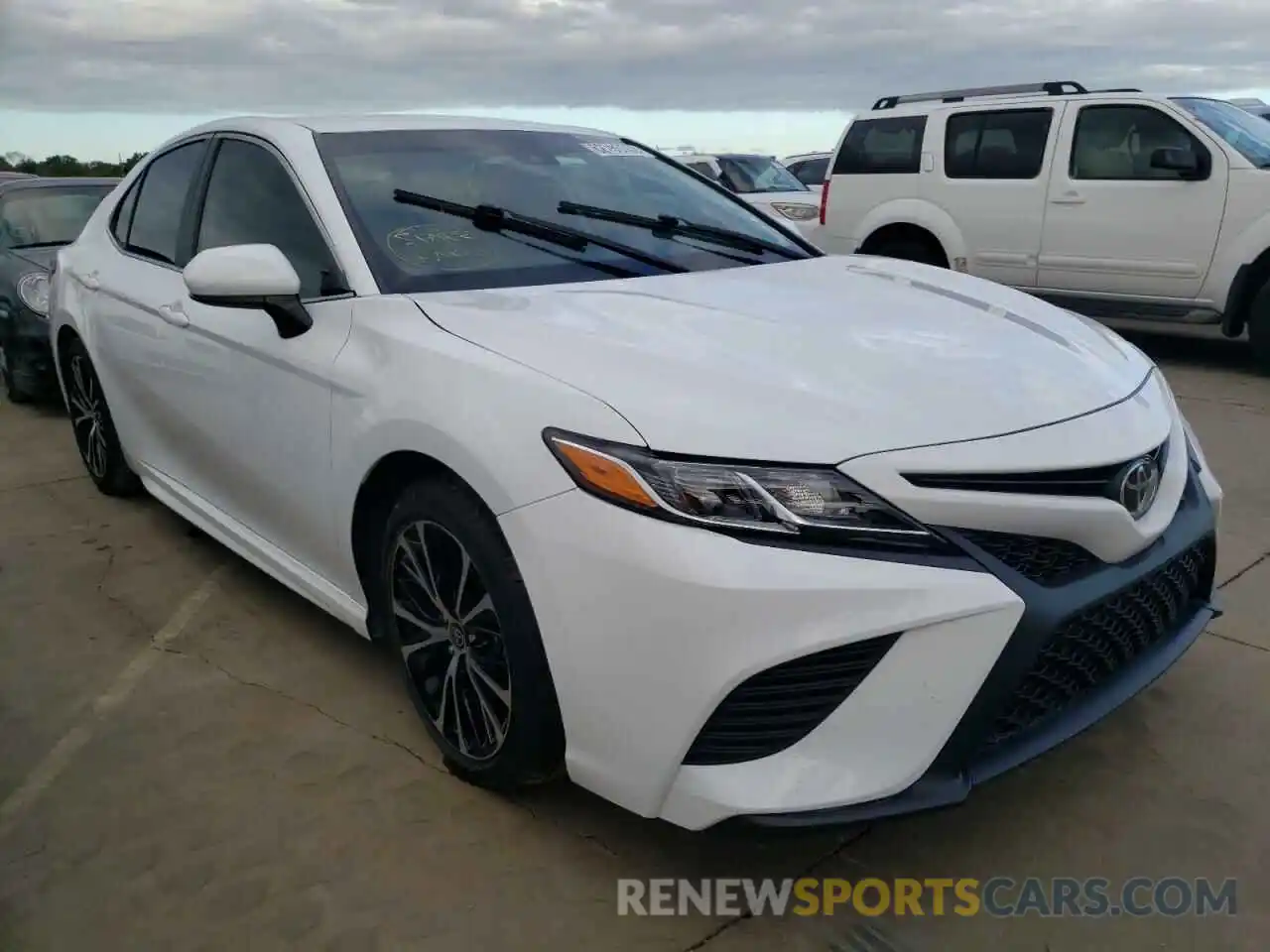 1 Photograph of a damaged car 4T1G11AK4LU983971 TOYOTA CAMRY 2020