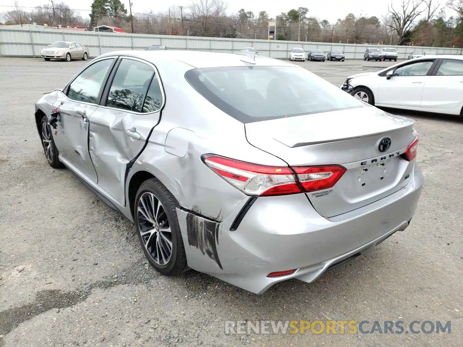 3 Photograph of a damaged car 4T1G11AK4LU984781 TOYOTA CAMRY 2020