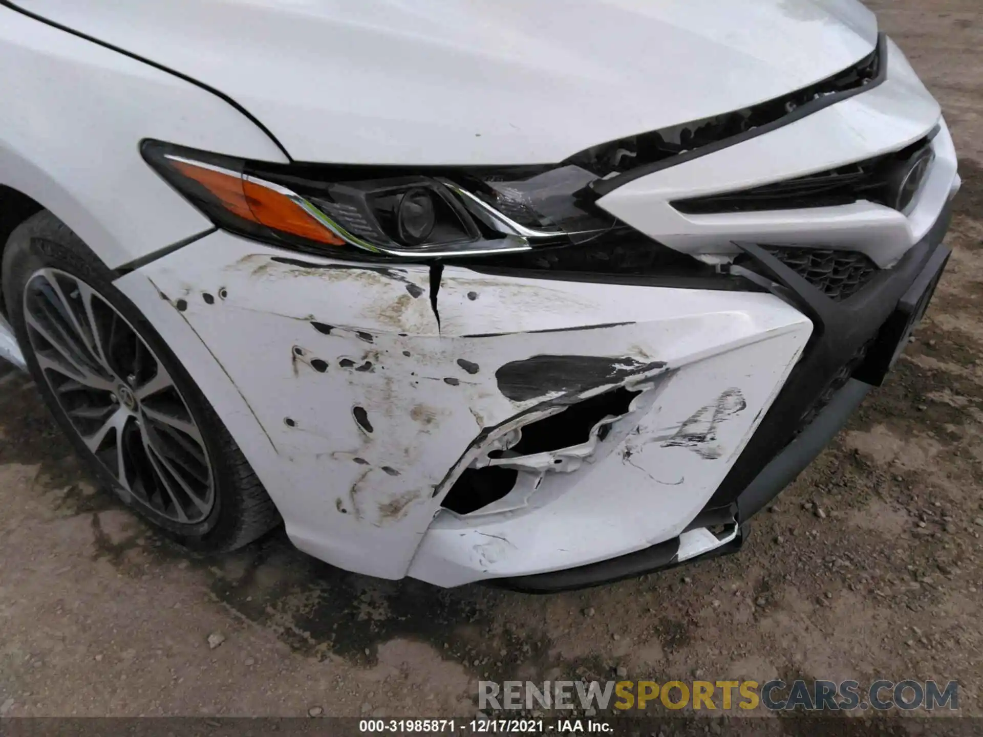 6 Photograph of a damaged car 4T1G11AK4LU990144 TOYOTA CAMRY 2020