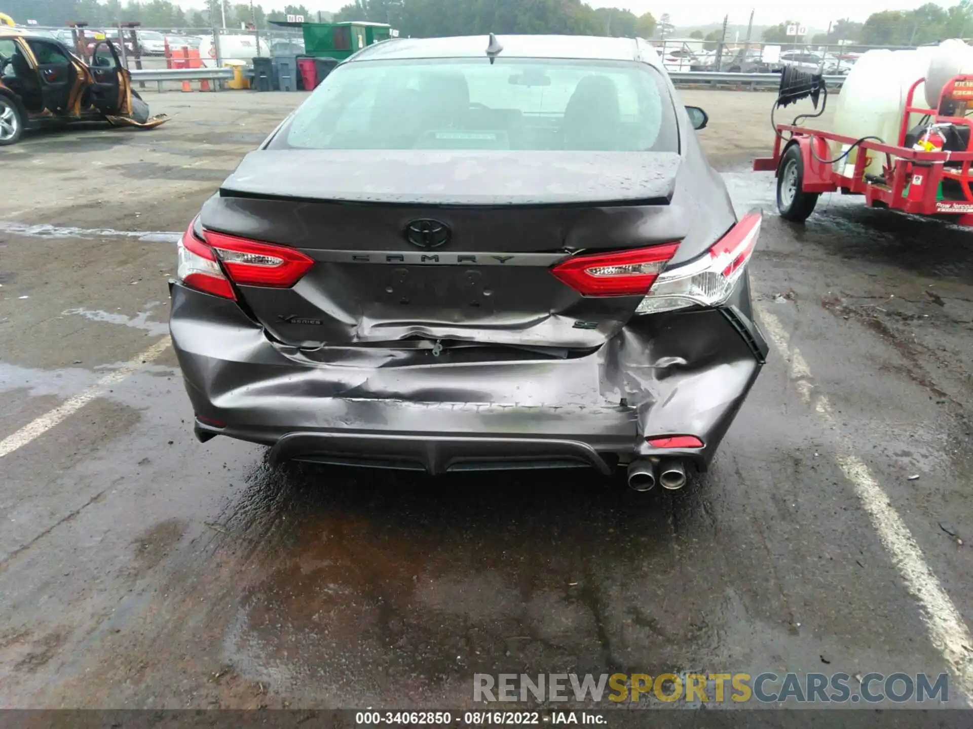 6 Photograph of a damaged car 4T1G11AK4LU998440 TOYOTA CAMRY 2020