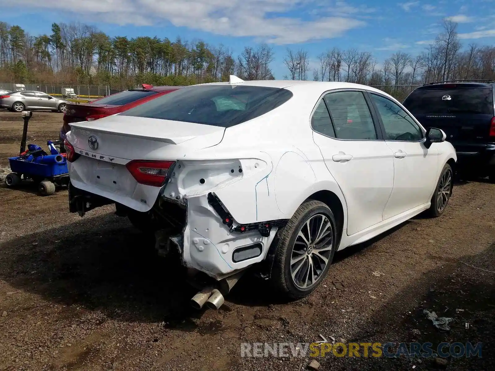 4 Photograph of a damaged car 4T1G11AK5LU301793 TOYOTA CAMRY 2020