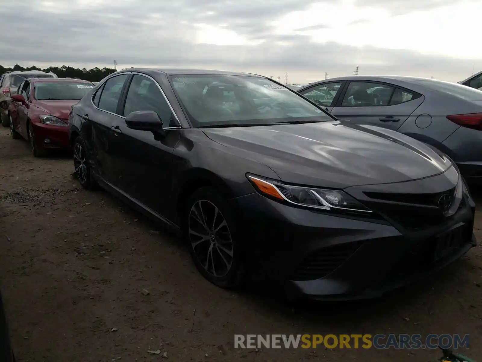 1 Photograph of a damaged car 4T1G11AK5LU304998 TOYOTA CAMRY 2020