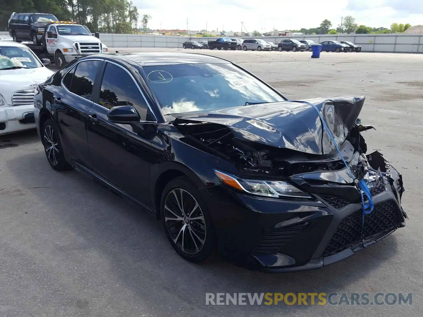 1 Photograph of a damaged car 4T1G11AK5LU316360 TOYOTA CAMRY 2020