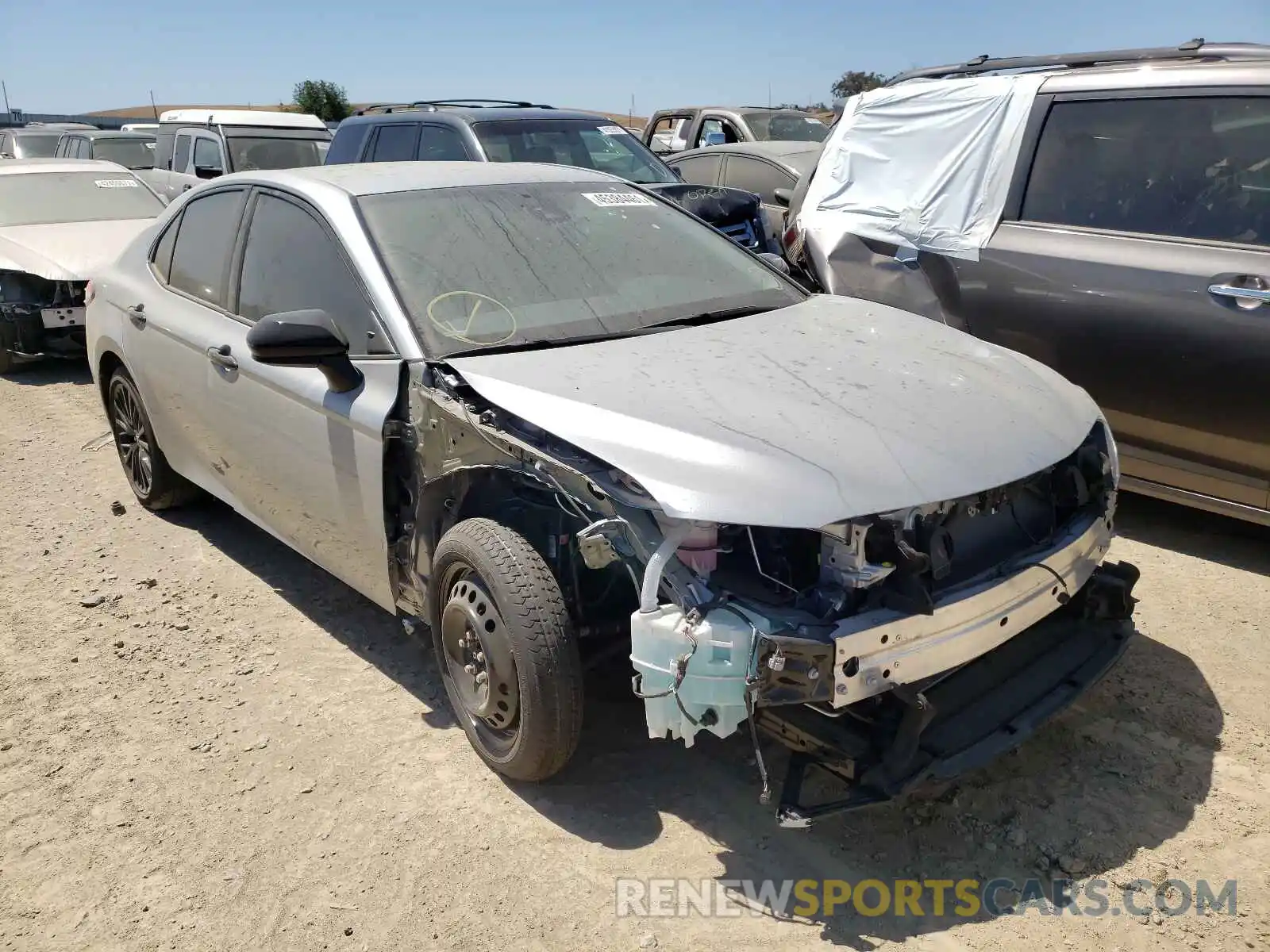 1 Photograph of a damaged car 4T1G11AK5LU320165 TOYOTA CAMRY 2020