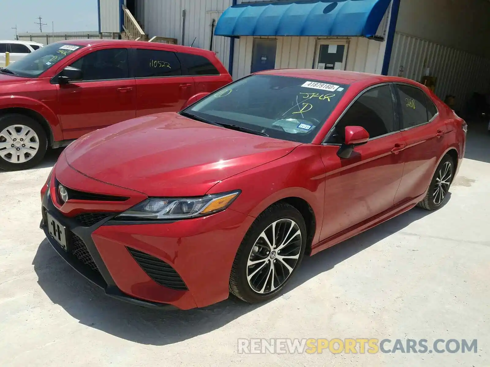 2 Photograph of a damaged car 4T1G11AK5LU321767 TOYOTA CAMRY 2020