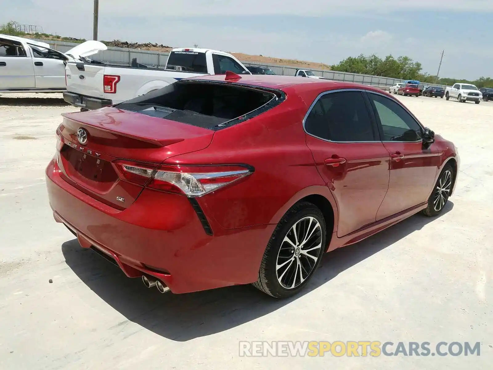 4 Photograph of a damaged car 4T1G11AK5LU321767 TOYOTA CAMRY 2020